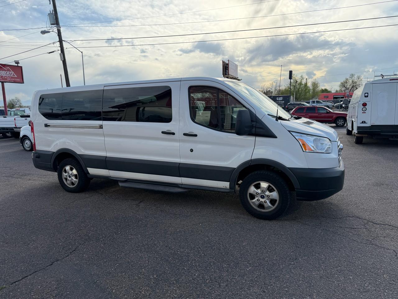 Ford Transit Wagon T-350 148" Low Roof XLT Sliding RH Dr 2017