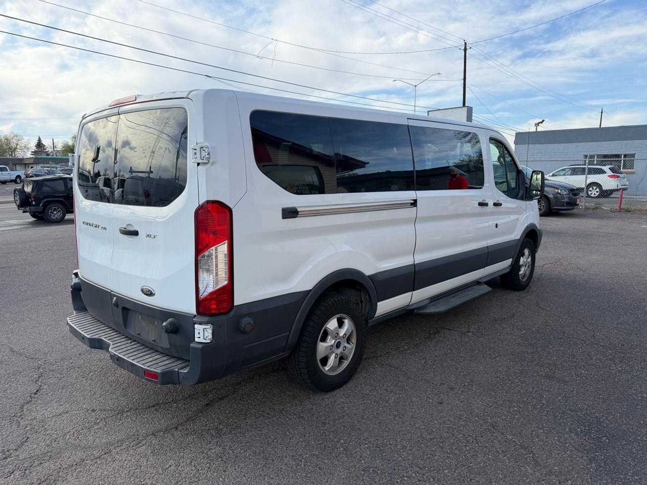 Ford Transit Wagon T-350 148" Low Roof XLT Sliding RH Dr 2017