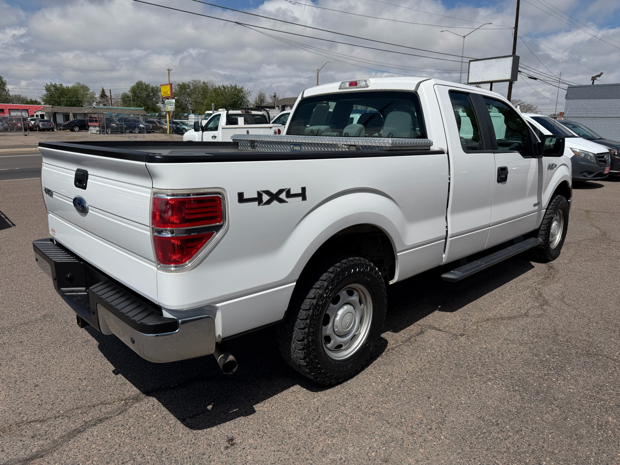 Ford F-150 4WD SuperCab 145" XL 2014