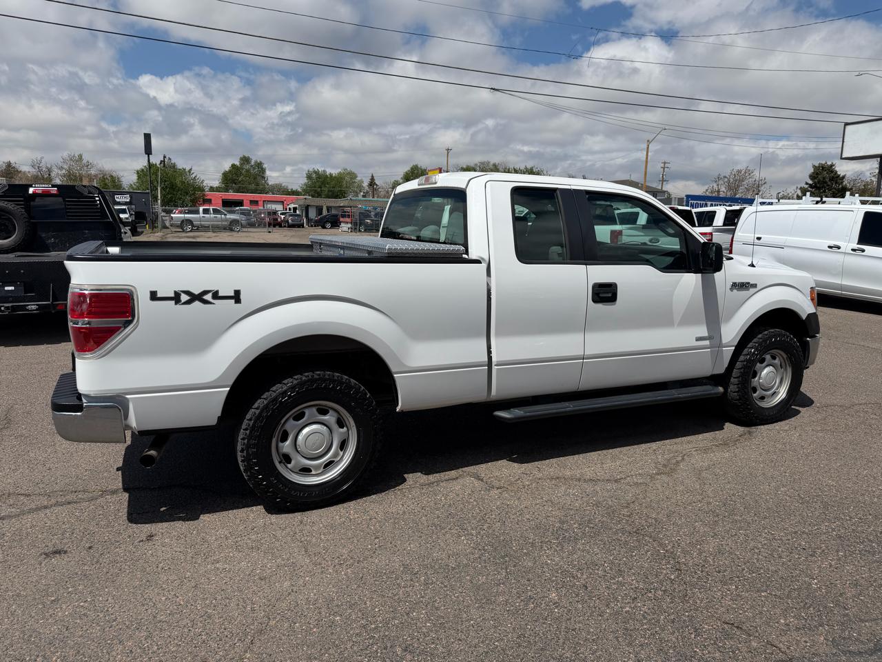 Ford F-150 4WD SuperCab 145" XL 2014