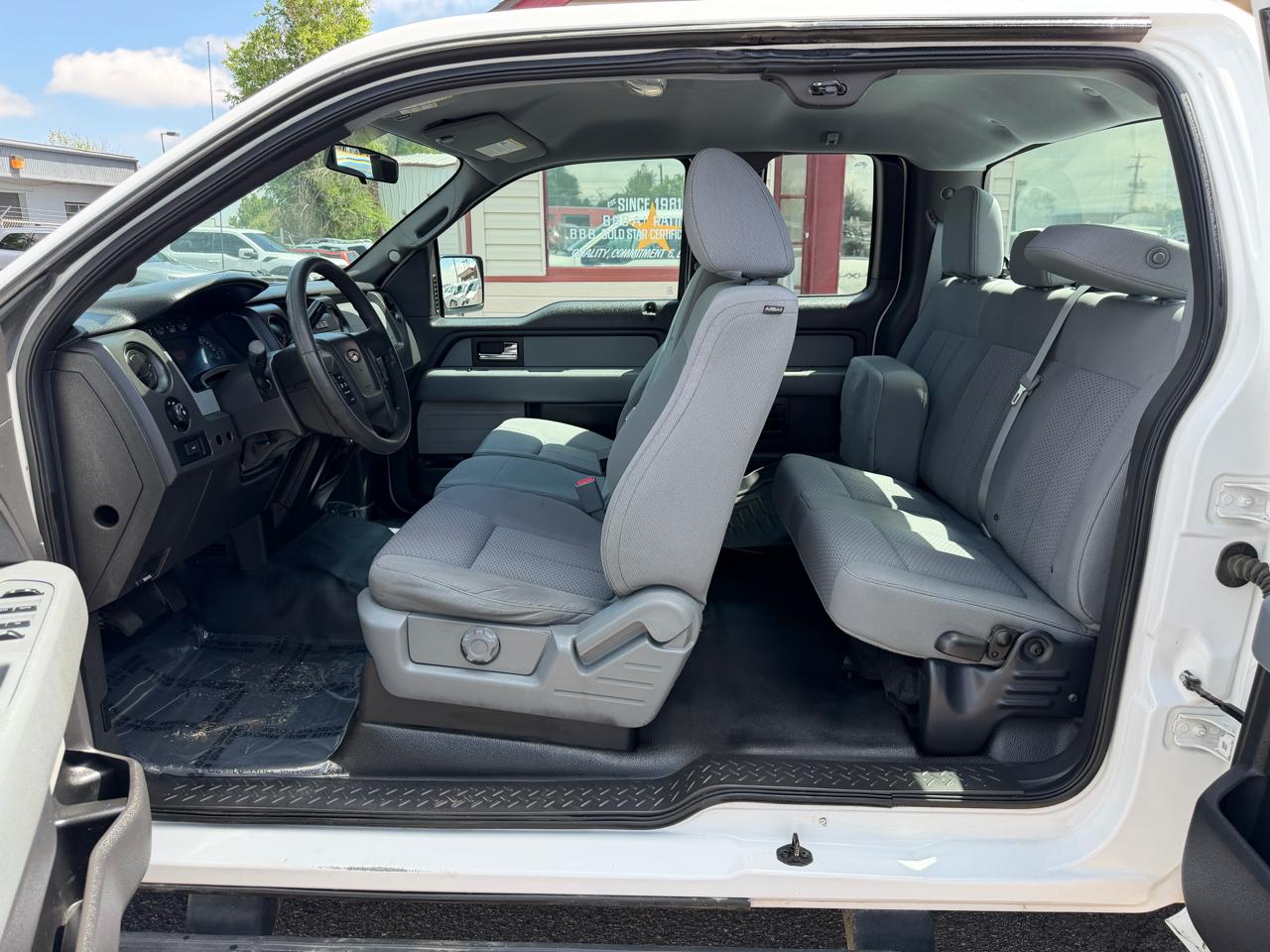 Ford F-150 4WD SuperCab 145" XL 2014