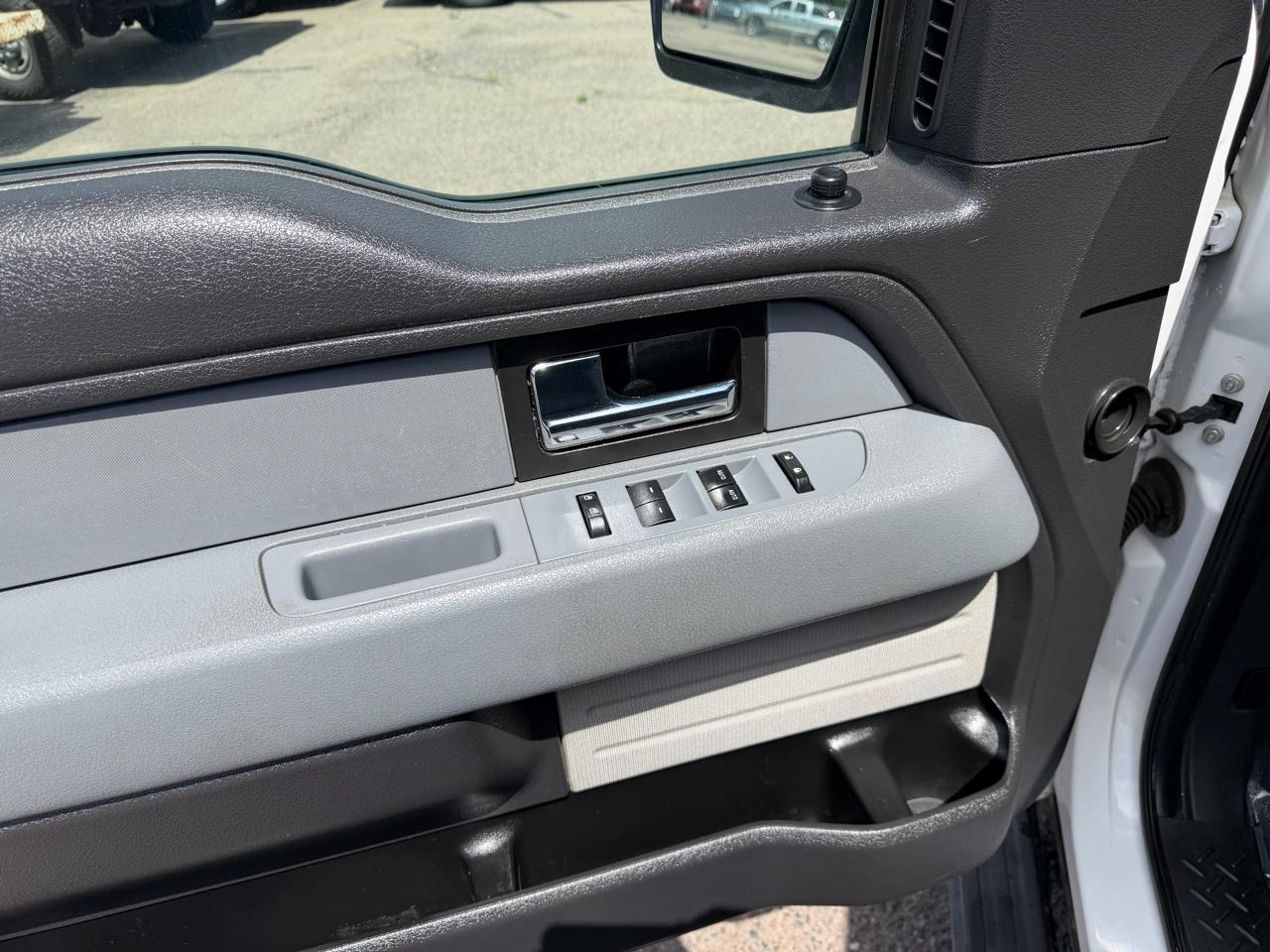 Ford F-150 4WD SuperCab 145" XL 2014