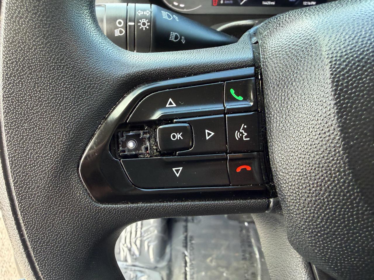 RAM ProMaster Cargo Van Tradesman 2500 Low Roof 136" WB w/Pass Seat 2025