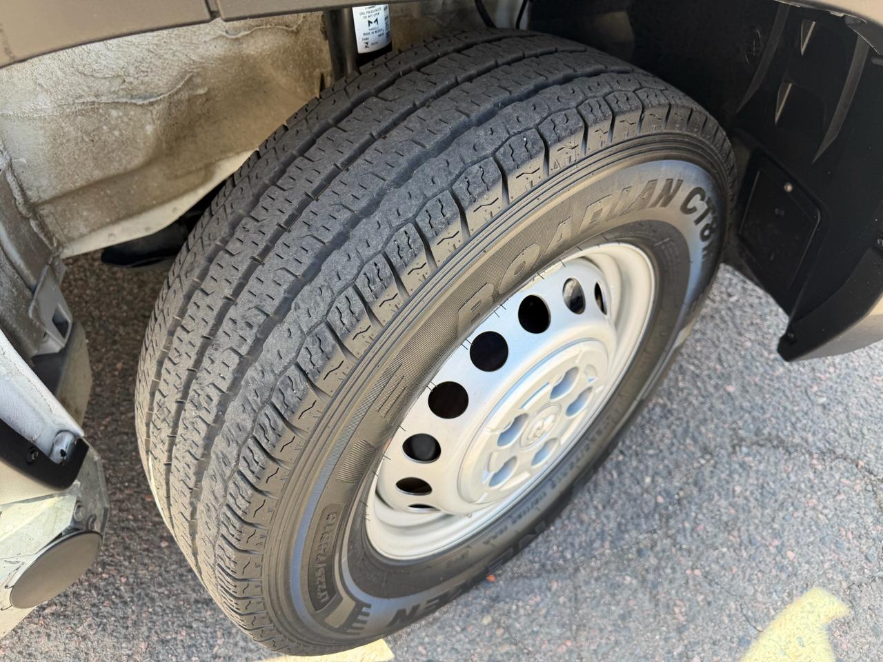 RAM ProMaster Cargo Van Tradesman 2500 Low Roof 136" WB w/Pass Seat 2025