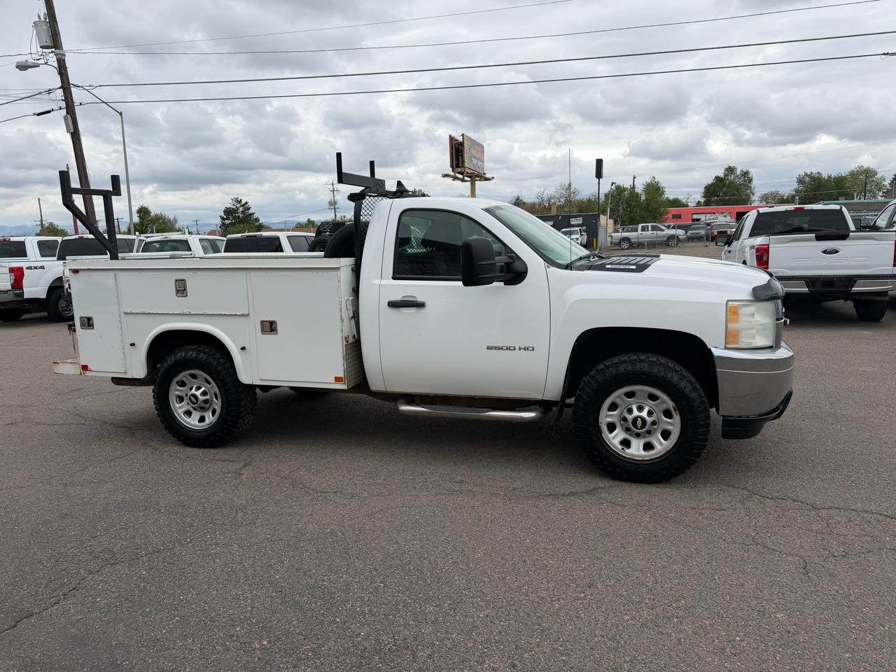 2011 Chevrolet Silverado 2500HD 4WD Reg Cab 133.7" Work Truck