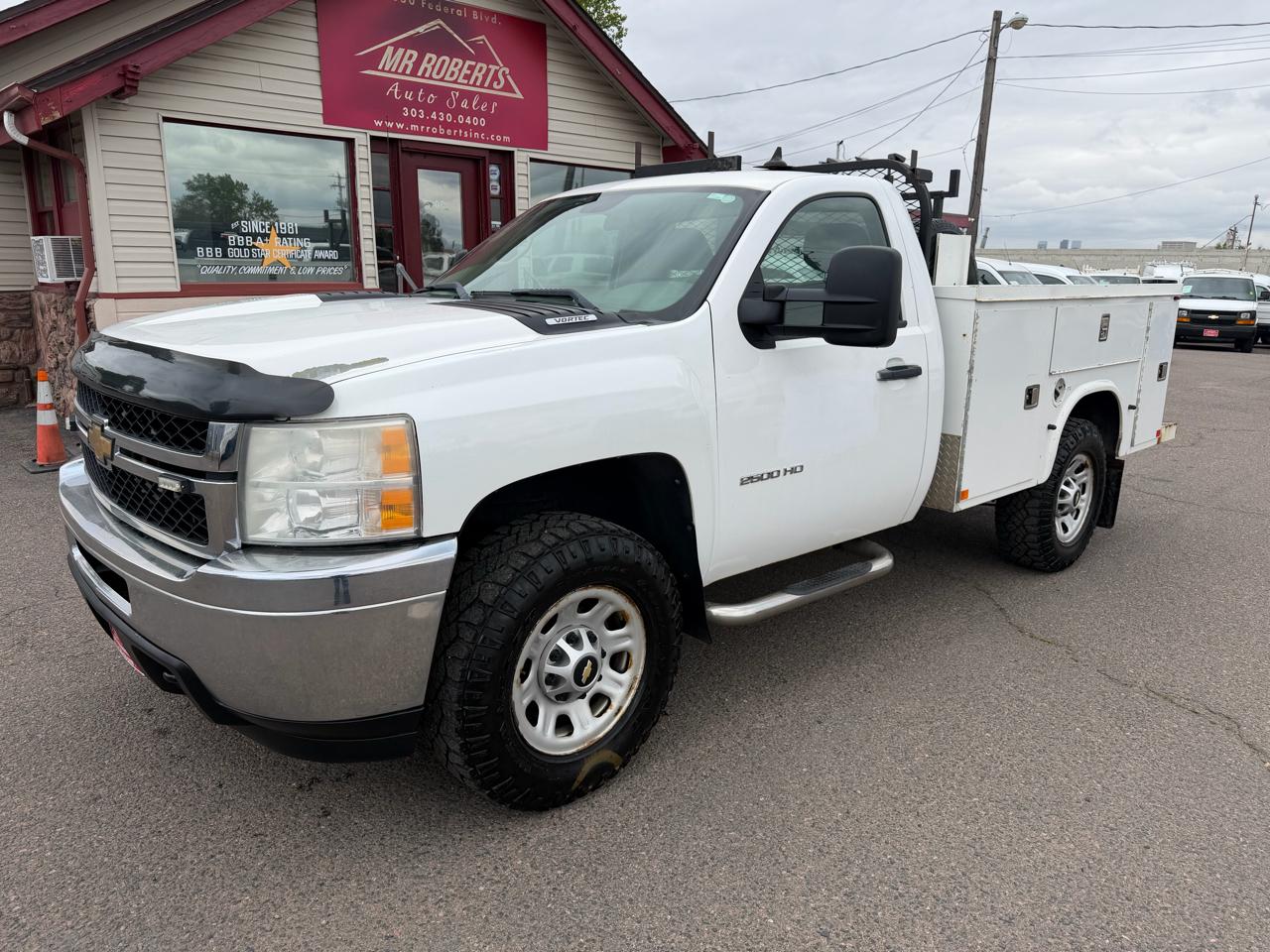 Chevrolet Silverado 2500HD 4WD Reg Cab 133.7" Work Truck 2011