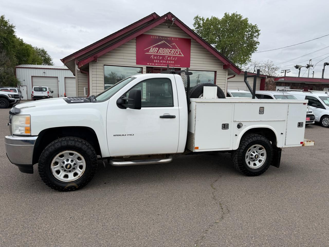 Chevrolet Silverado 2500HD 4WD Reg Cab 133.7" Work Truck 2011