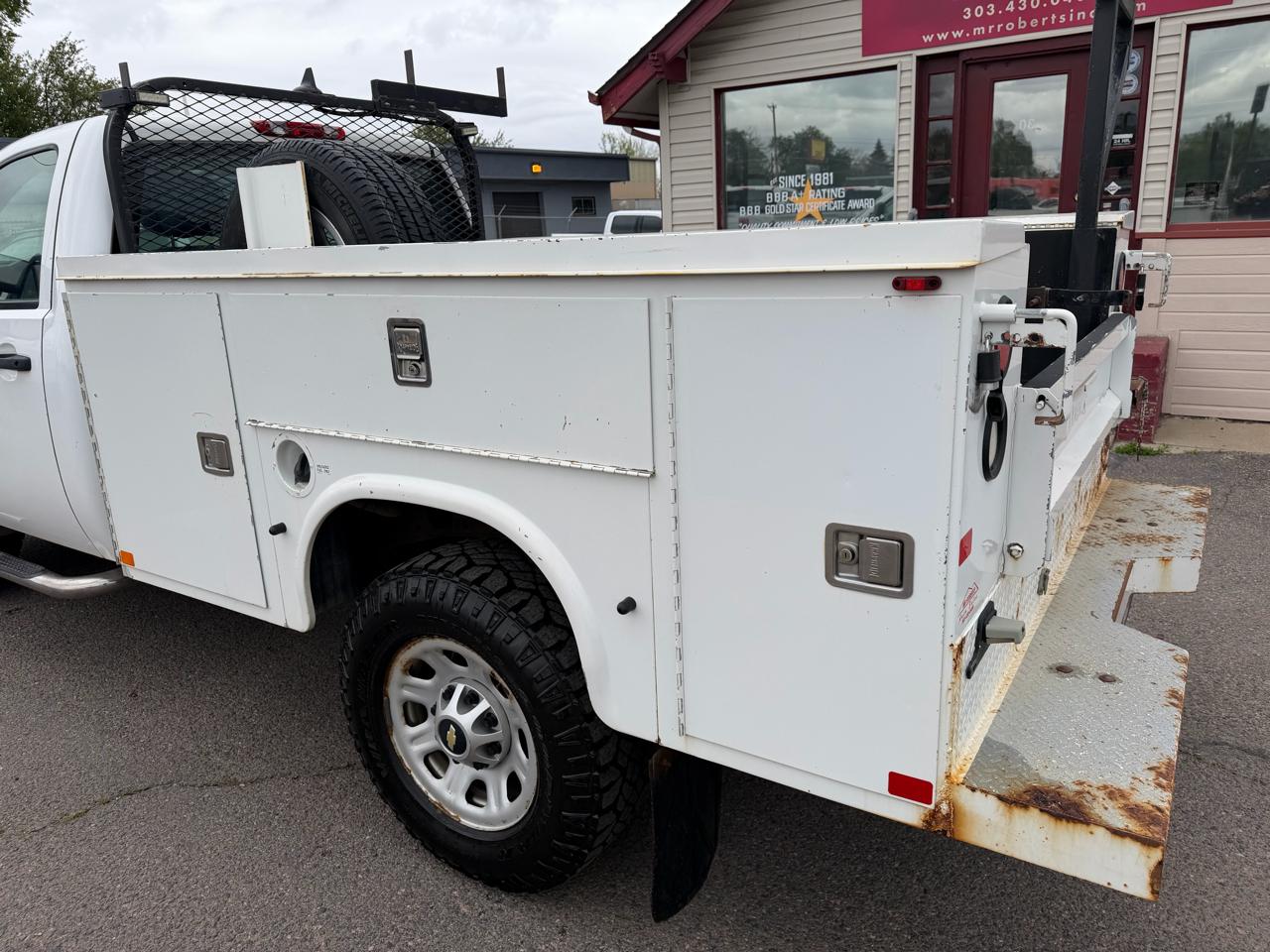 Chevrolet Silverado 2500HD 4WD Reg Cab 133.7" Work Truck 2011