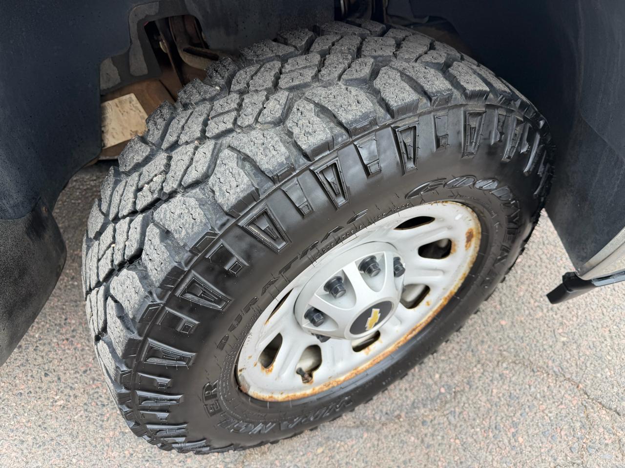 Chevrolet Silverado 2500HD 4WD Reg Cab 133.7" Work Truck 2011