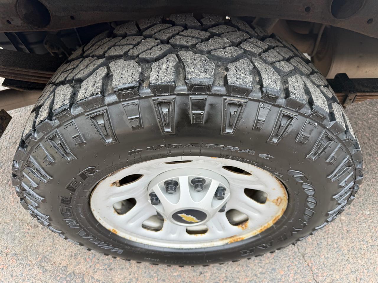 Chevrolet Silverado 2500HD 4WD Reg Cab 133.7" Work Truck 2011
