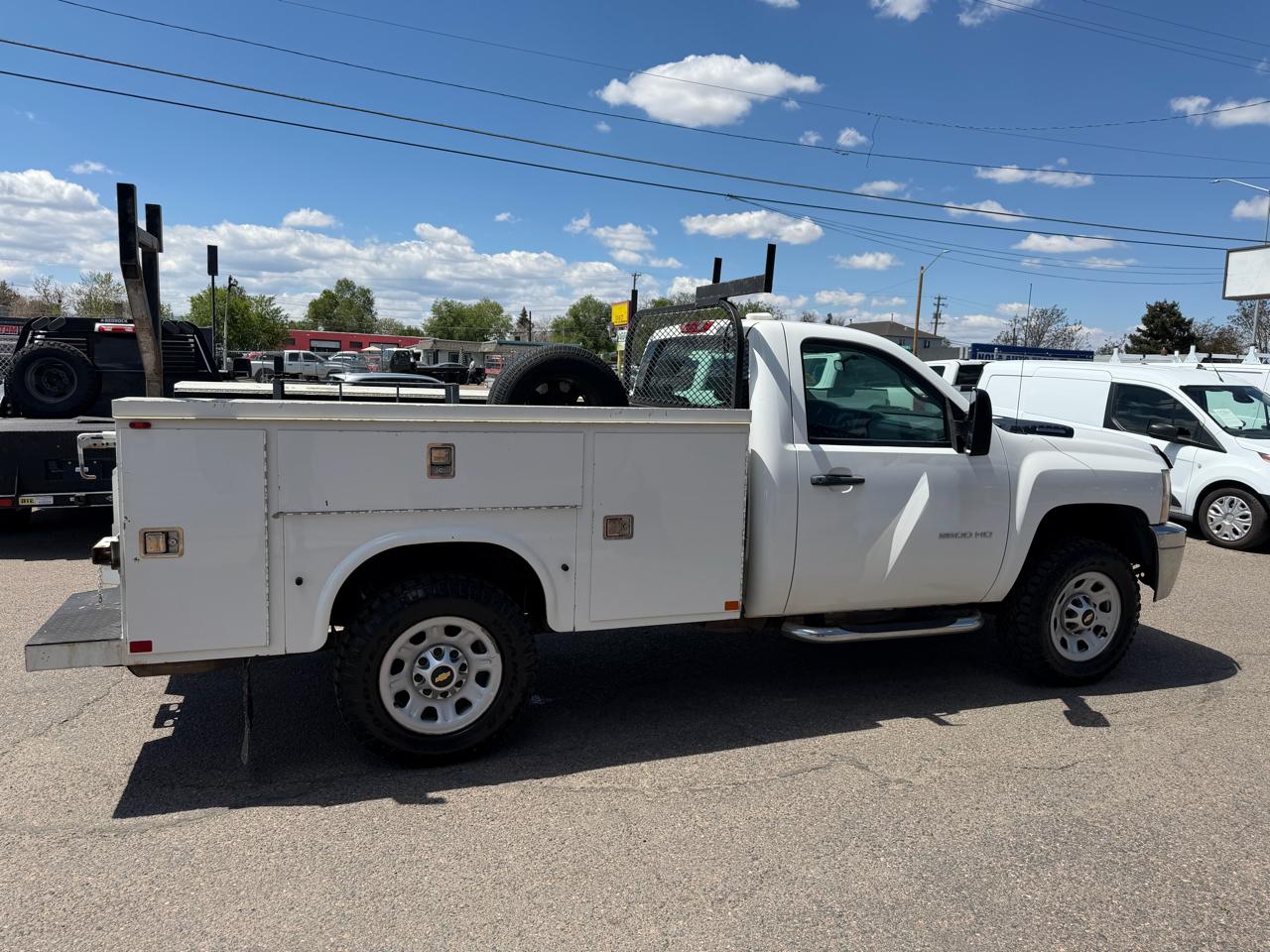 Chevrolet Silverado 2500HD 4WD Reg Cab 133.7" Work Truck 2012