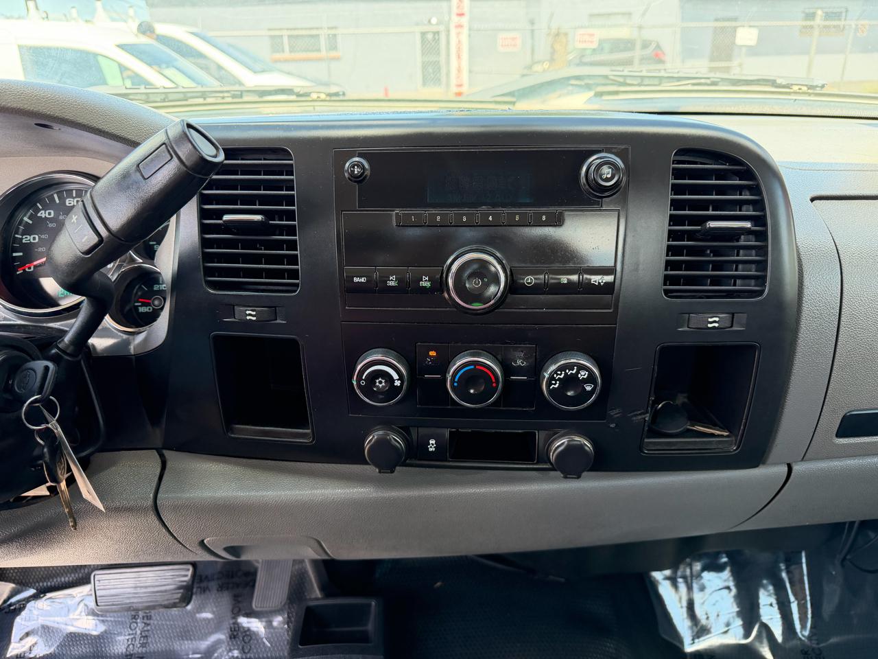 Chevrolet Silverado 2500HD 4WD Reg Cab 133.7" Work Truck 2012