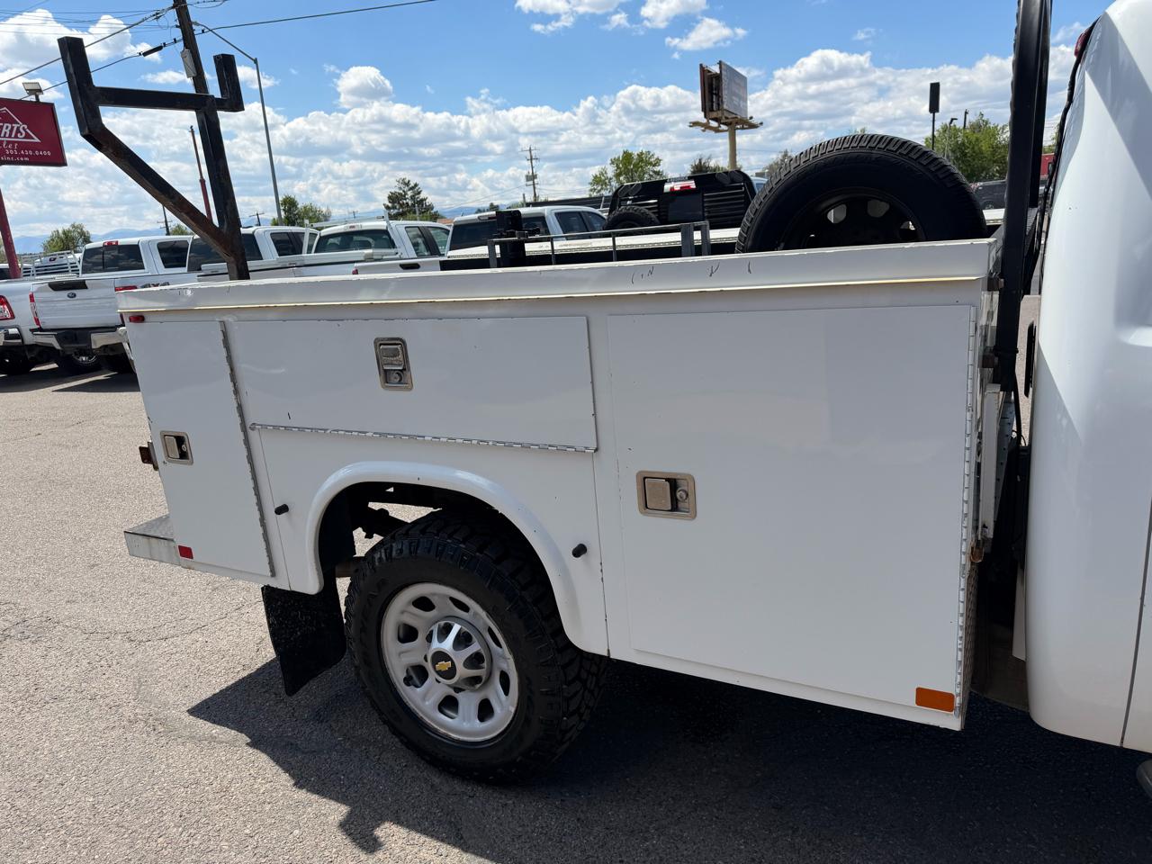 Chevrolet Silverado 2500HD 4WD Reg Cab 133.7" Work Truck 2012
