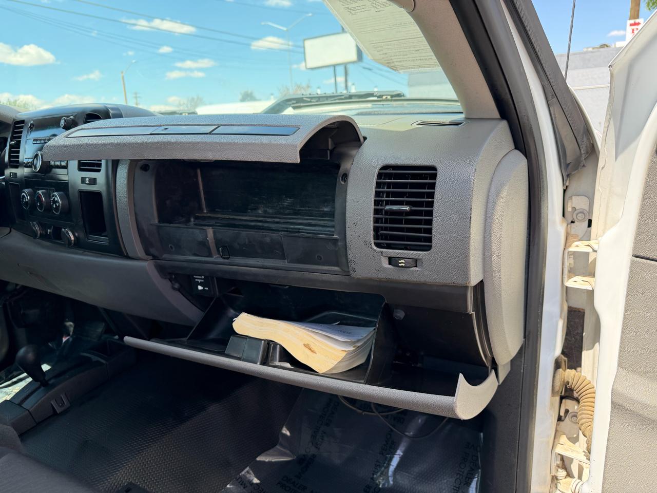 Chevrolet Silverado 2500HD 4WD Reg Cab 133.7" Work Truck 2012