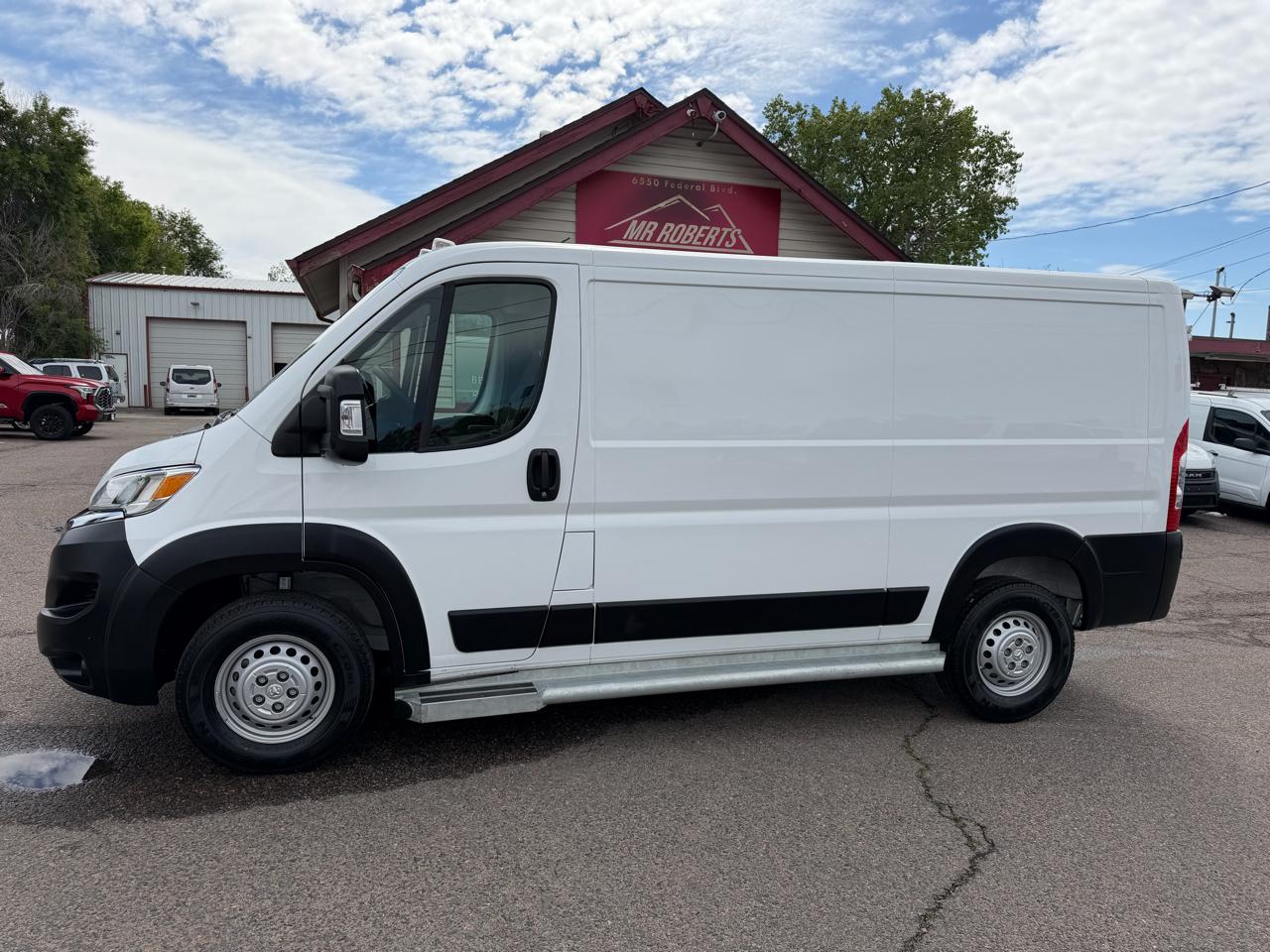 RAM ProMaster Cargo Van Tradesman 2500 Low Roof 136" WB w/Pass Seat 2025