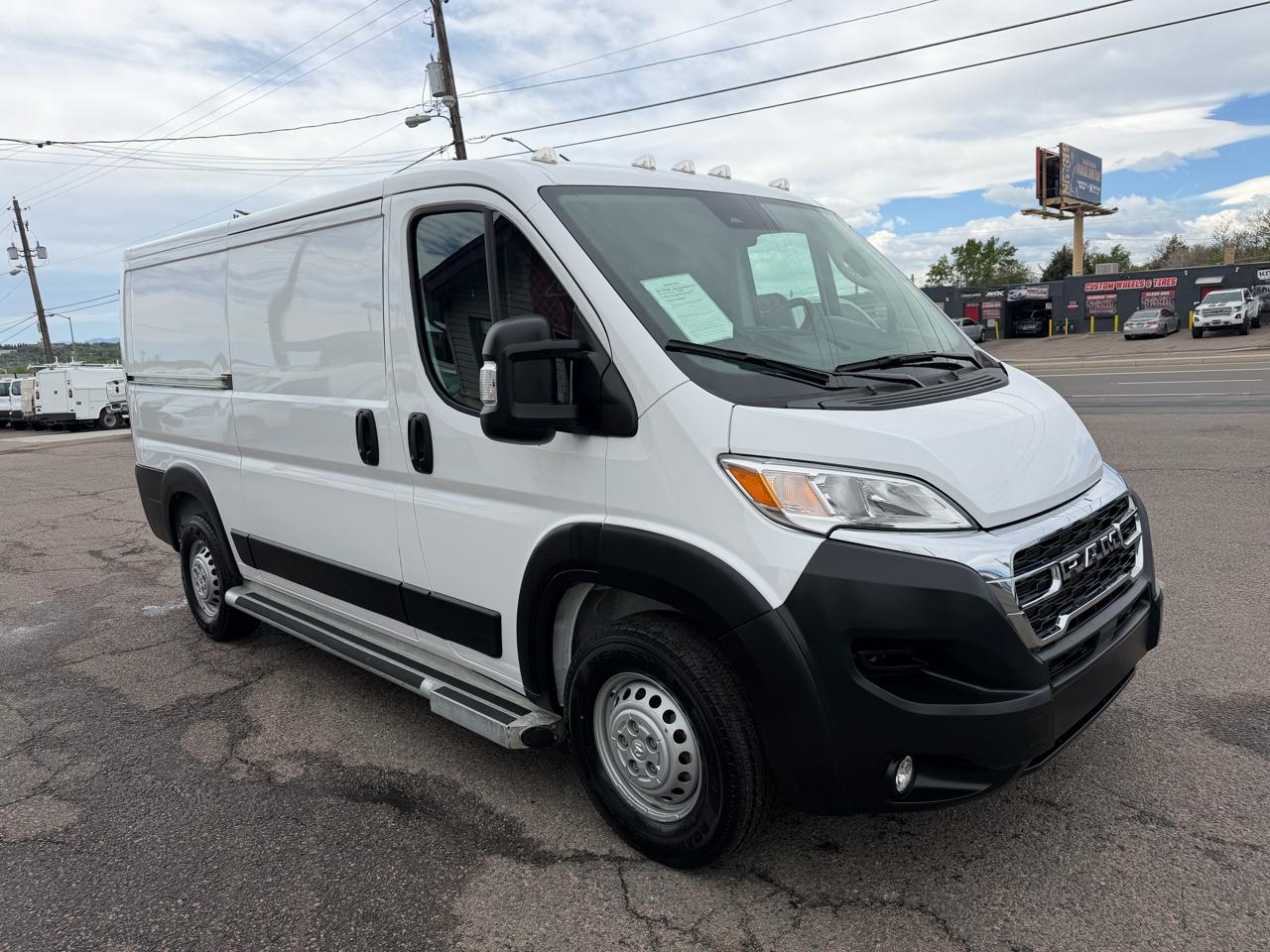 RAM ProMaster Cargo Van Tradesman 2500 Low Roof 136" WB w/Pass Seat 2025