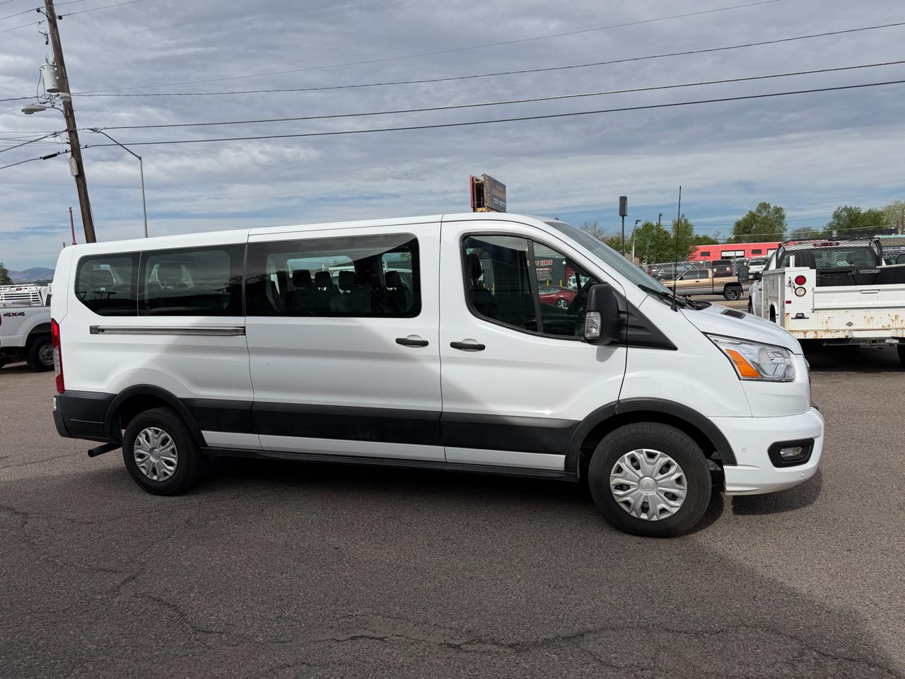 Ford Transit Passenger Wagon T-350 148" Low Roof XLT RWD 2022