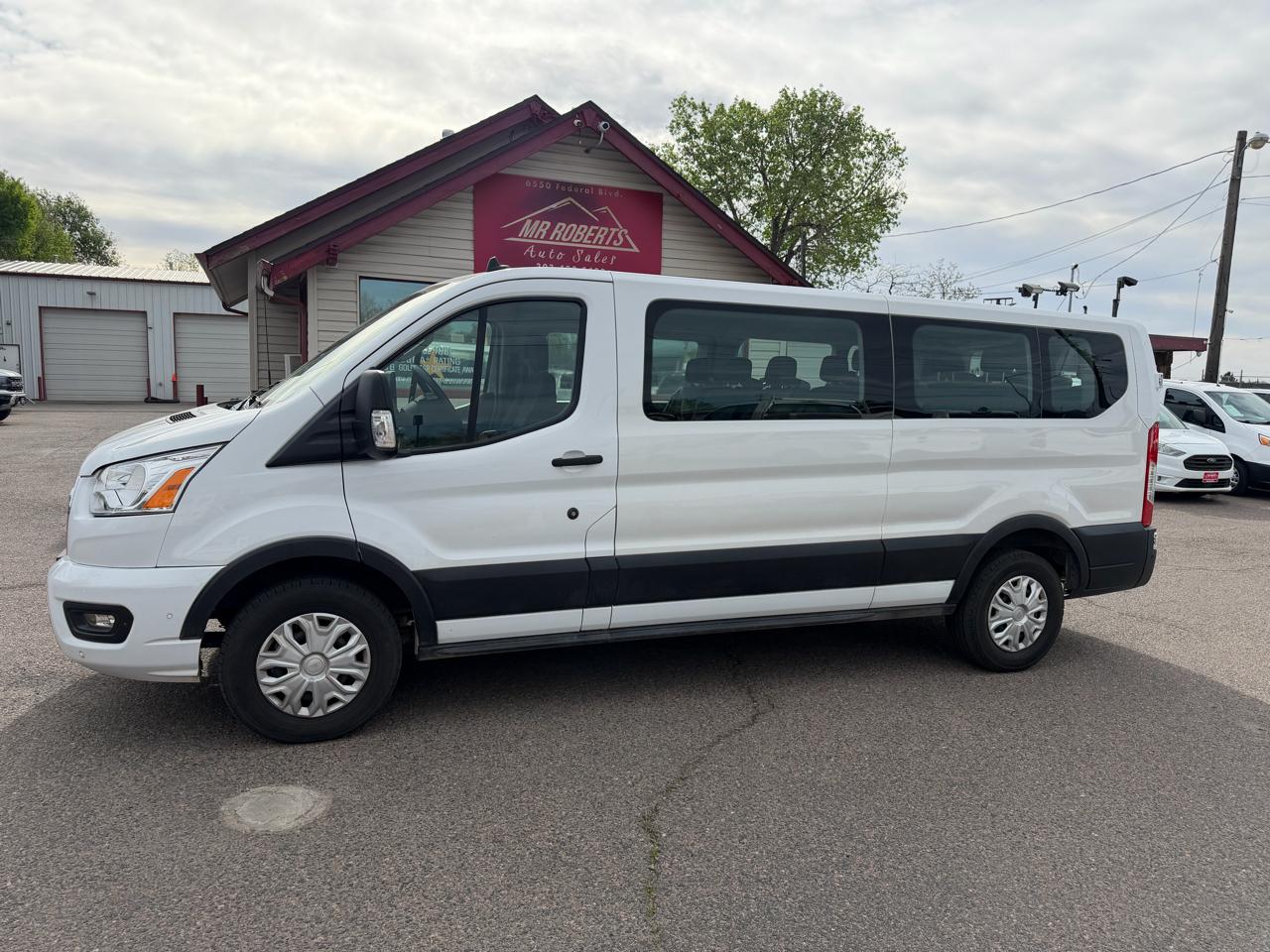 Ford Transit Passenger Wagon T-350 148" Low Roof XLT RWD 2022