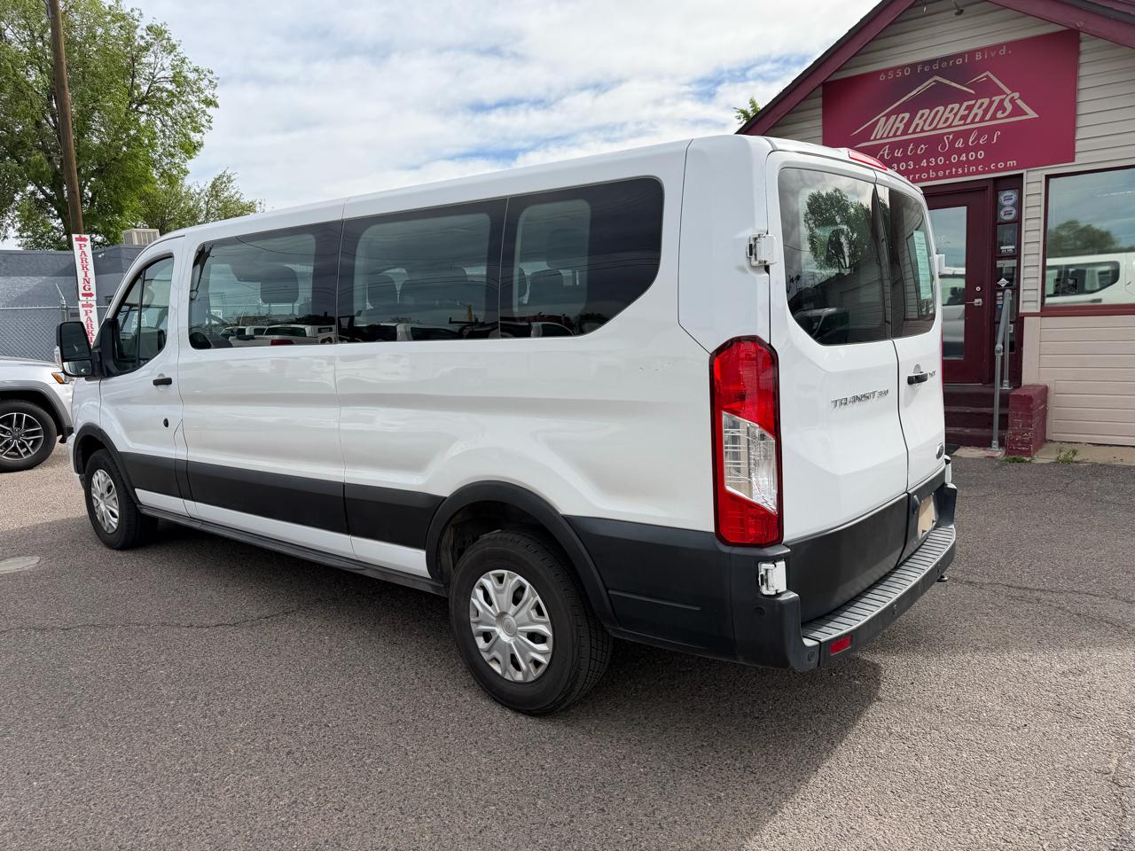 Ford Transit Passenger Wagon T-350 148" Low Roof XLT RWD 2022