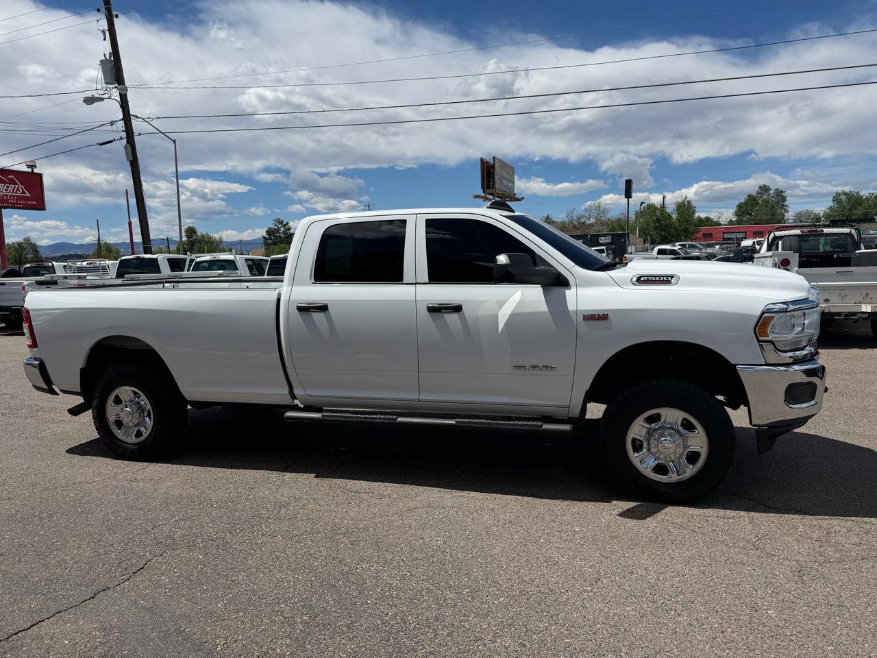 RAM 2500 Tradesman 4x4 Crew Cab 8' Box 2021