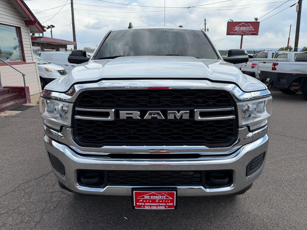 RAM 2500 Tradesman 4x4 Crew Cab 8' Box 2021