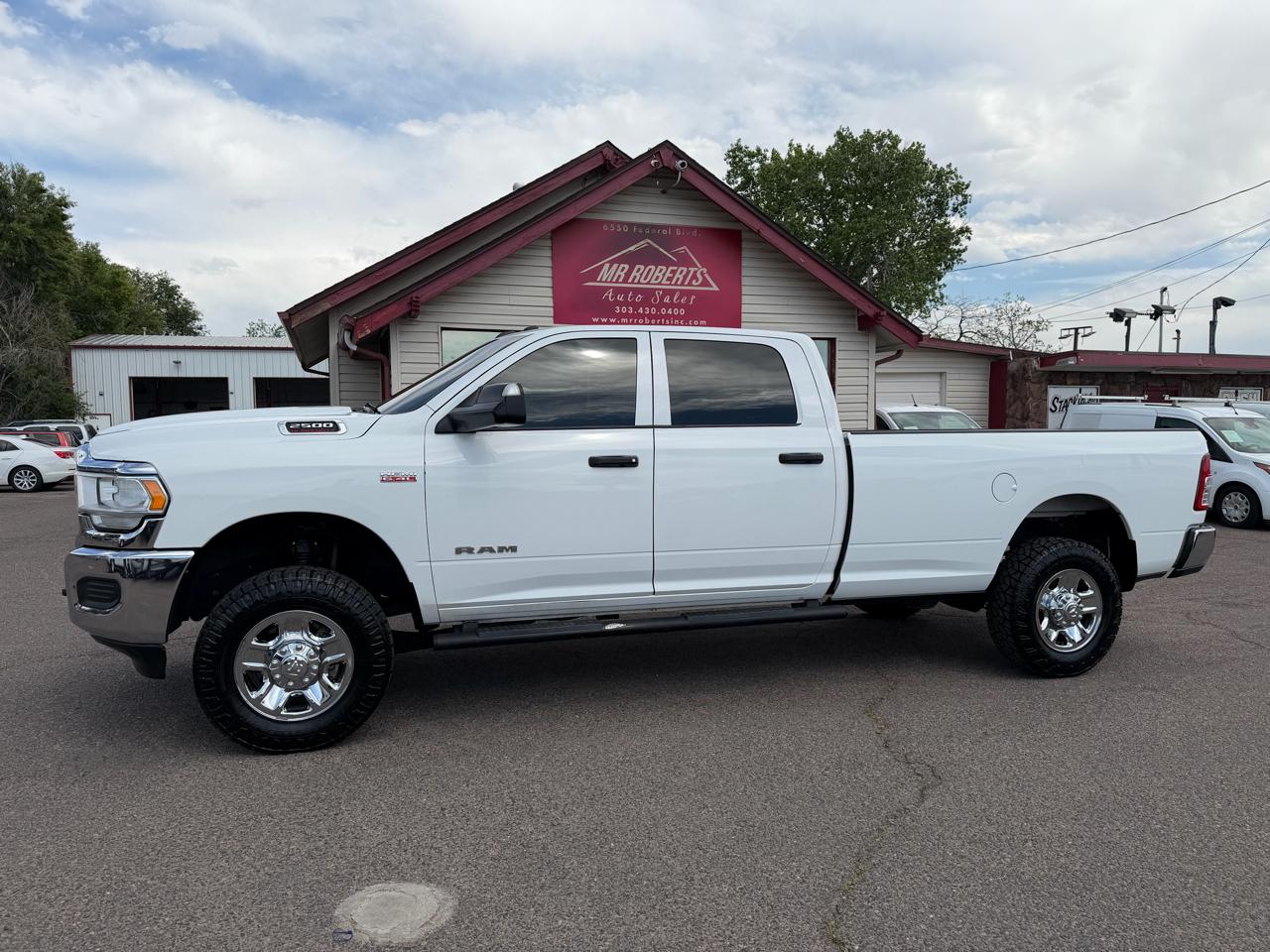 RAM 2500 Tradesman 4x4 Crew Cab 8' Box 2021