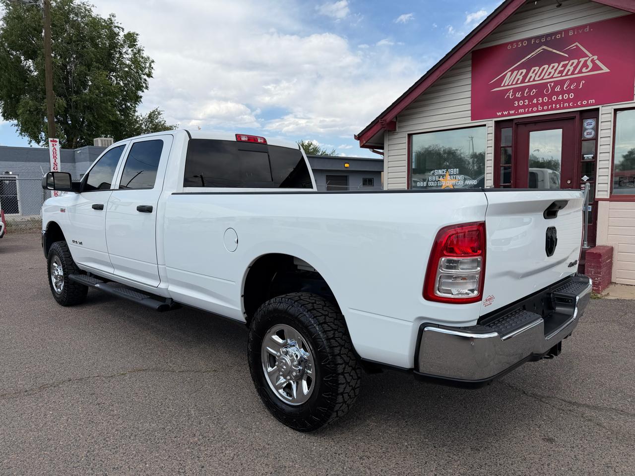 RAM 2500 Tradesman 4x4 Crew Cab 8' Box 2021