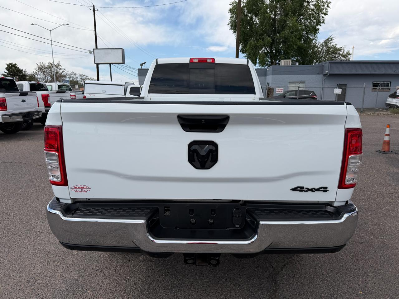 RAM 2500 Tradesman 4x4 Crew Cab 8' Box 2021
