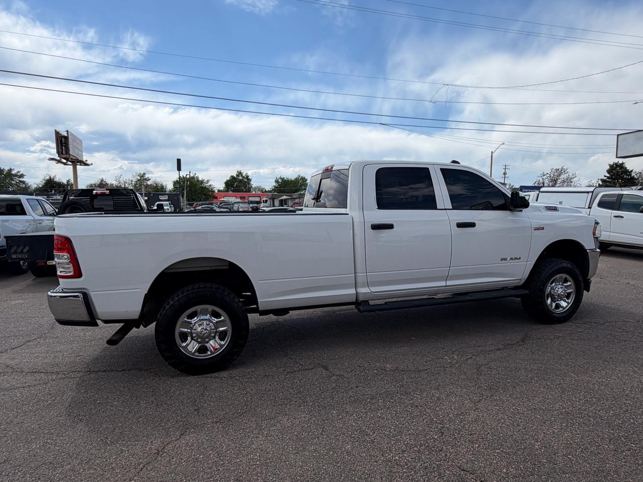 RAM 2500 Tradesman 4x4 Crew Cab 8' Box 2021