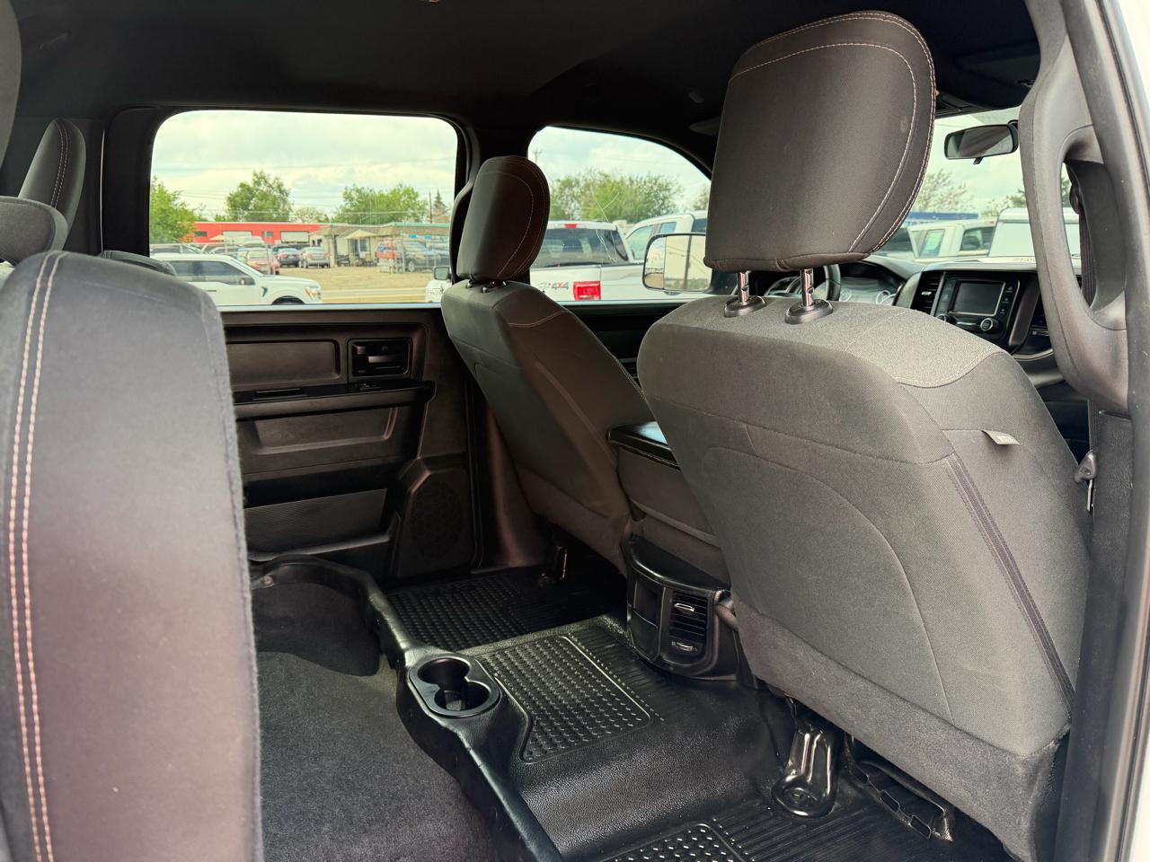 RAM 2500 Tradesman 4x4 Crew Cab 8' Box 2021