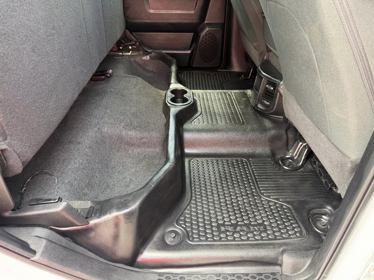 RAM 2500 Tradesman 4x4 Crew Cab 8' Box 2021