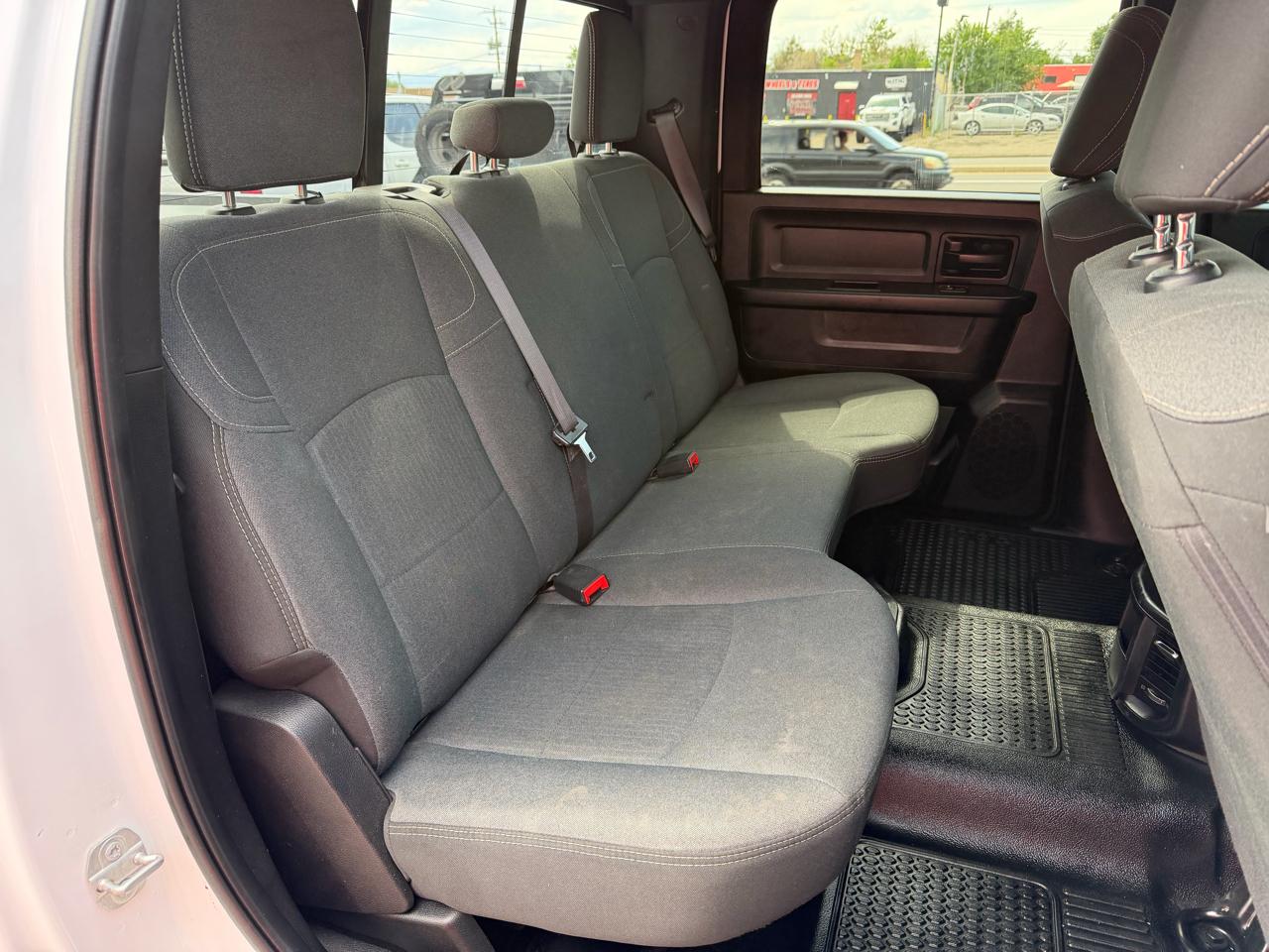 RAM 2500 Tradesman 4x4 Crew Cab 8' Box 2021