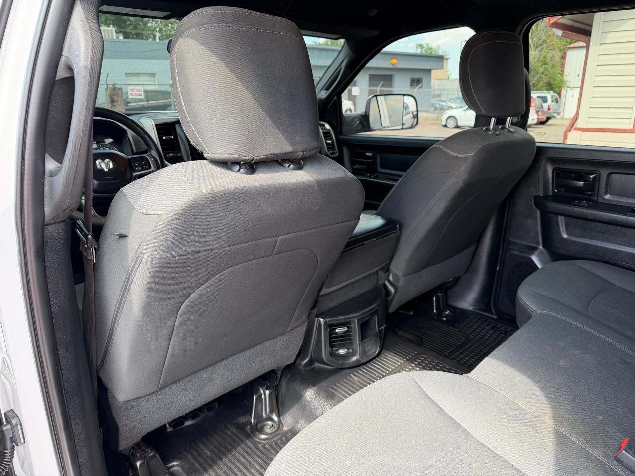 RAM 2500 Tradesman 4x4 Crew Cab 8' Box 2021
