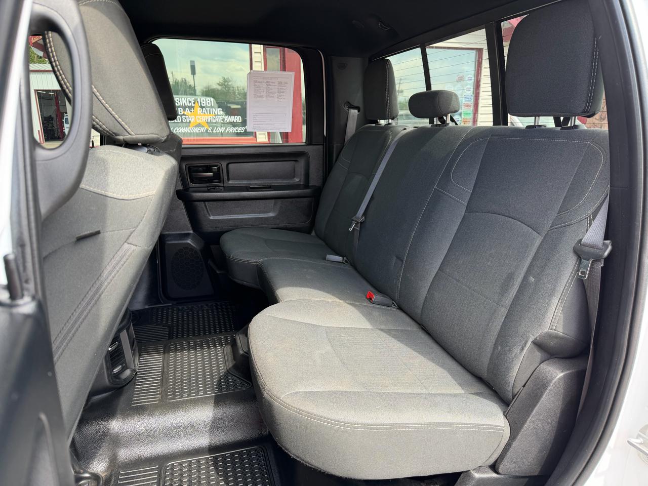 RAM 2500 Tradesman 4x4 Crew Cab 8' Box 2021