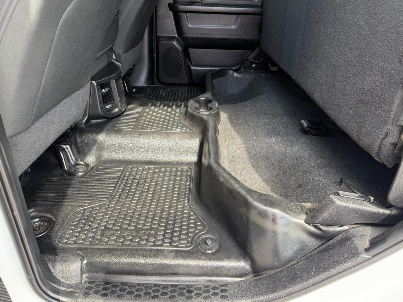 RAM 2500 Tradesman 4x4 Crew Cab 8' Box 2021