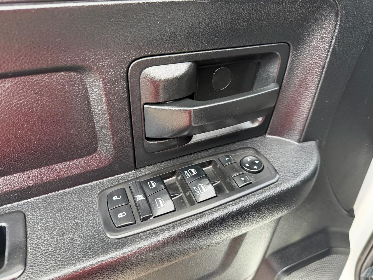 RAM 2500 Tradesman 4x4 Crew Cab 8' Box 2021