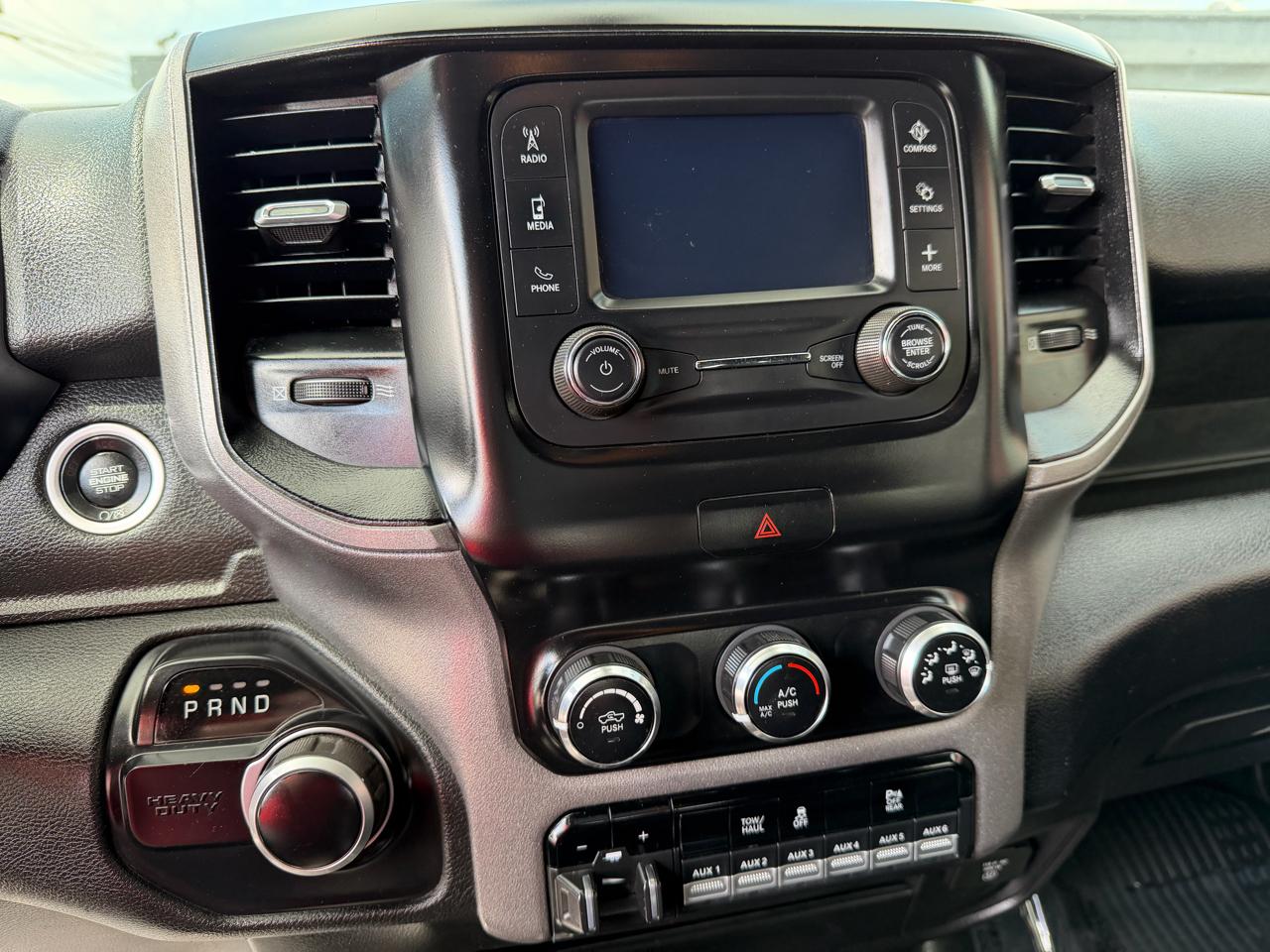 RAM 2500 Tradesman 4x4 Crew Cab 8' Box 2021