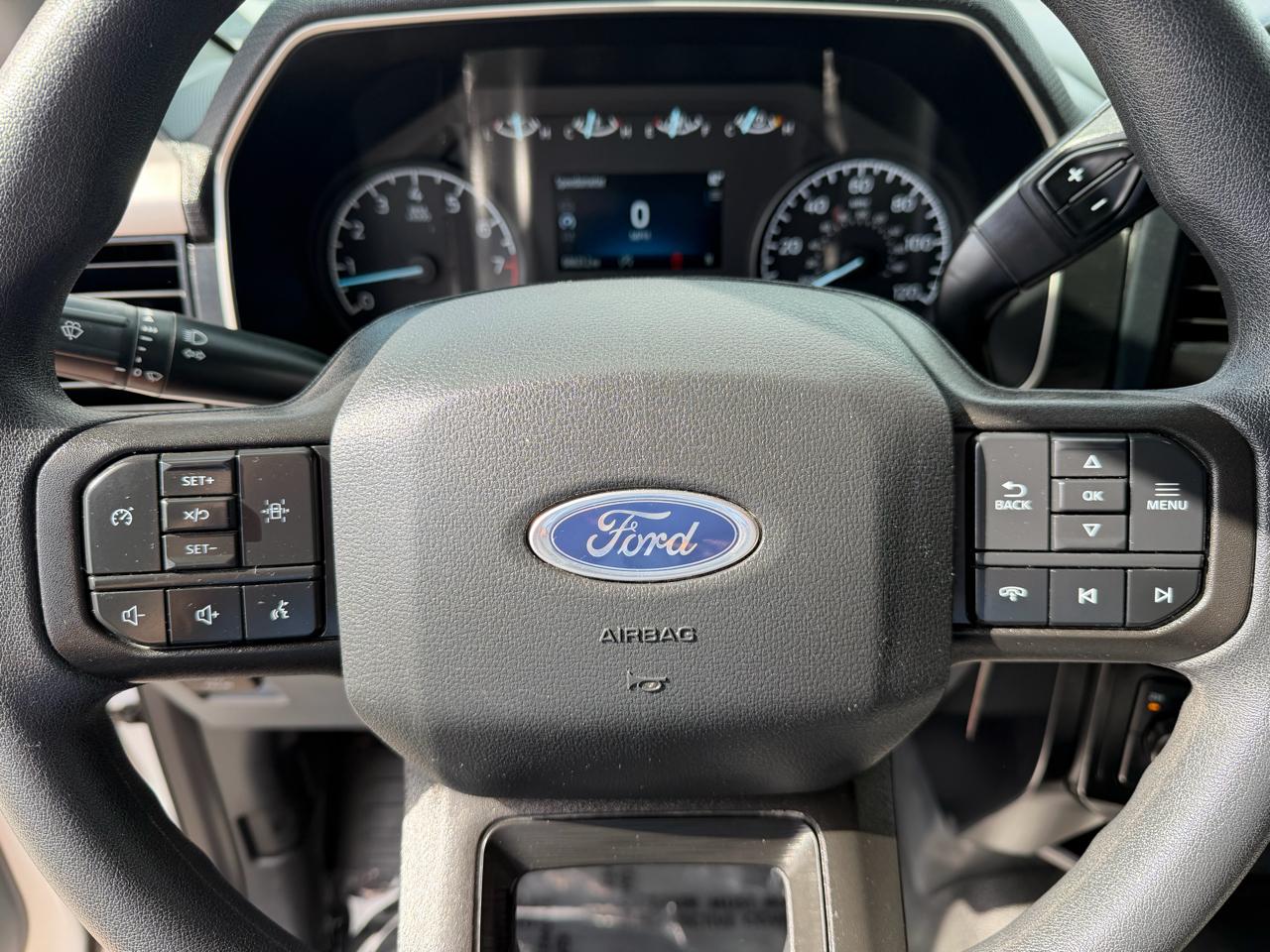 Ford F-150 XL 4WD SuperCrew 5.5' Box 2023