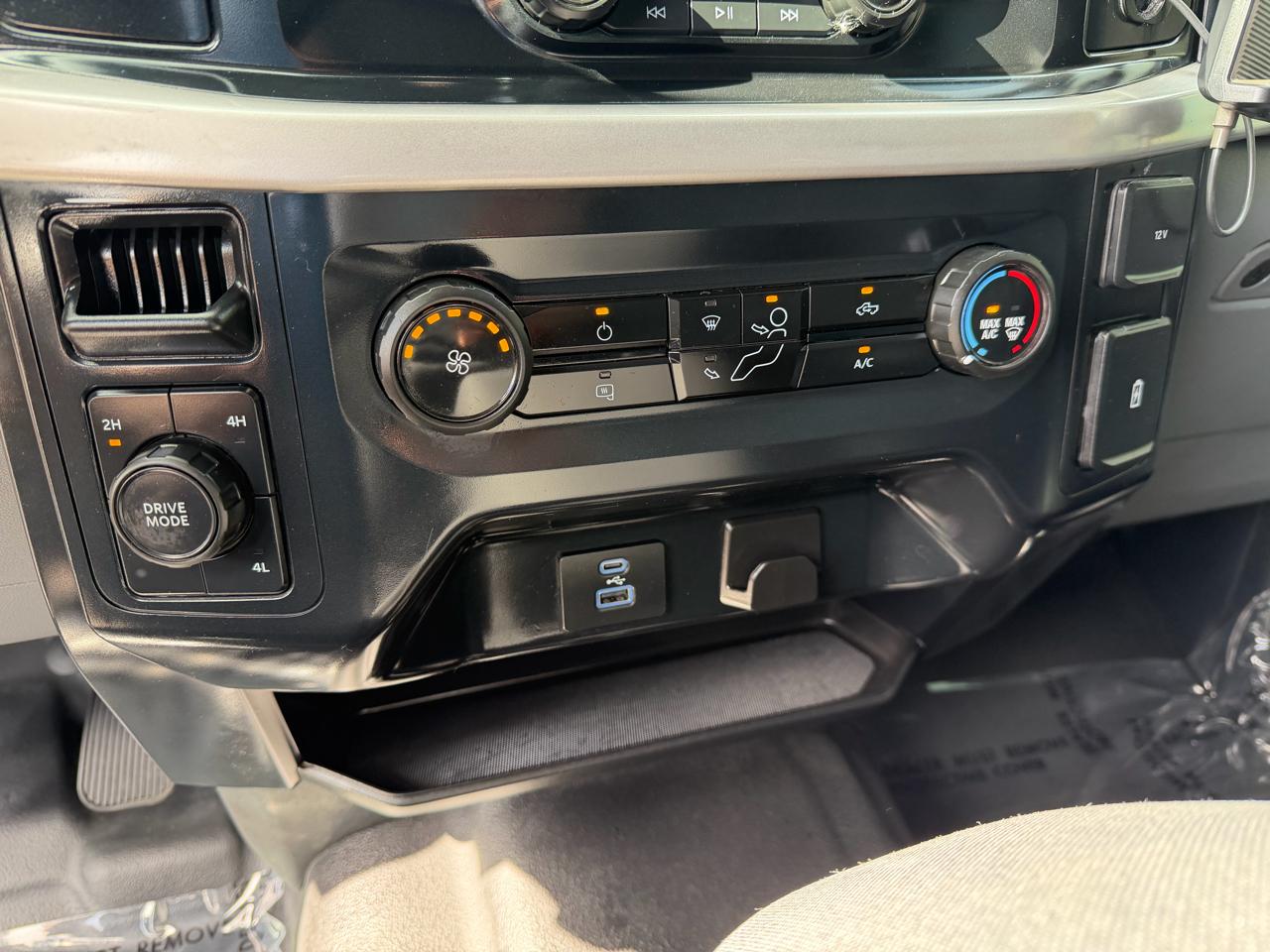 Ford F-150 XL 4WD SuperCrew 5.5' Box 2023