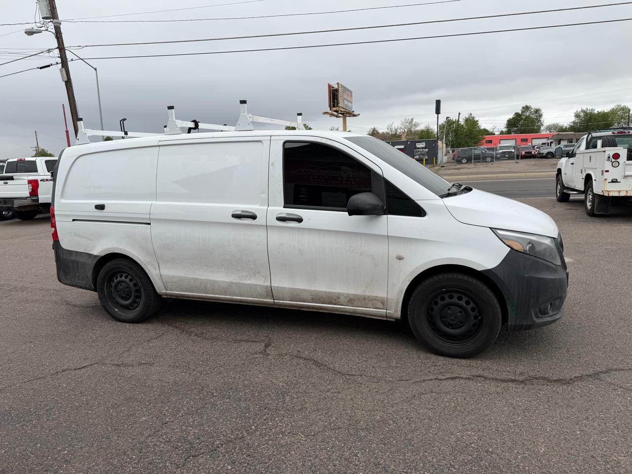 Mercedes-Benz Metris Cargo Van RWD 126" 2016