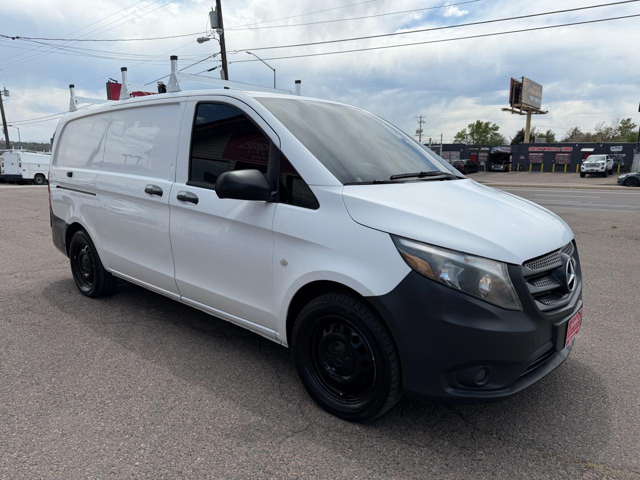 Mercedes-Benz Metris Cargo Van RWD 126" 2016