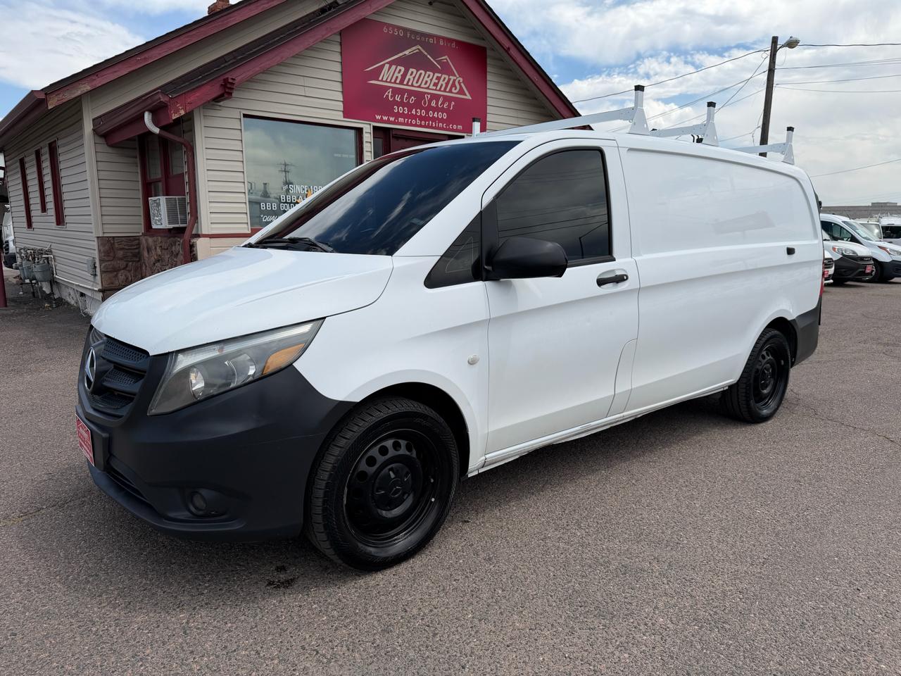 Mercedes-Benz Metris Cargo Van RWD 126" 2016