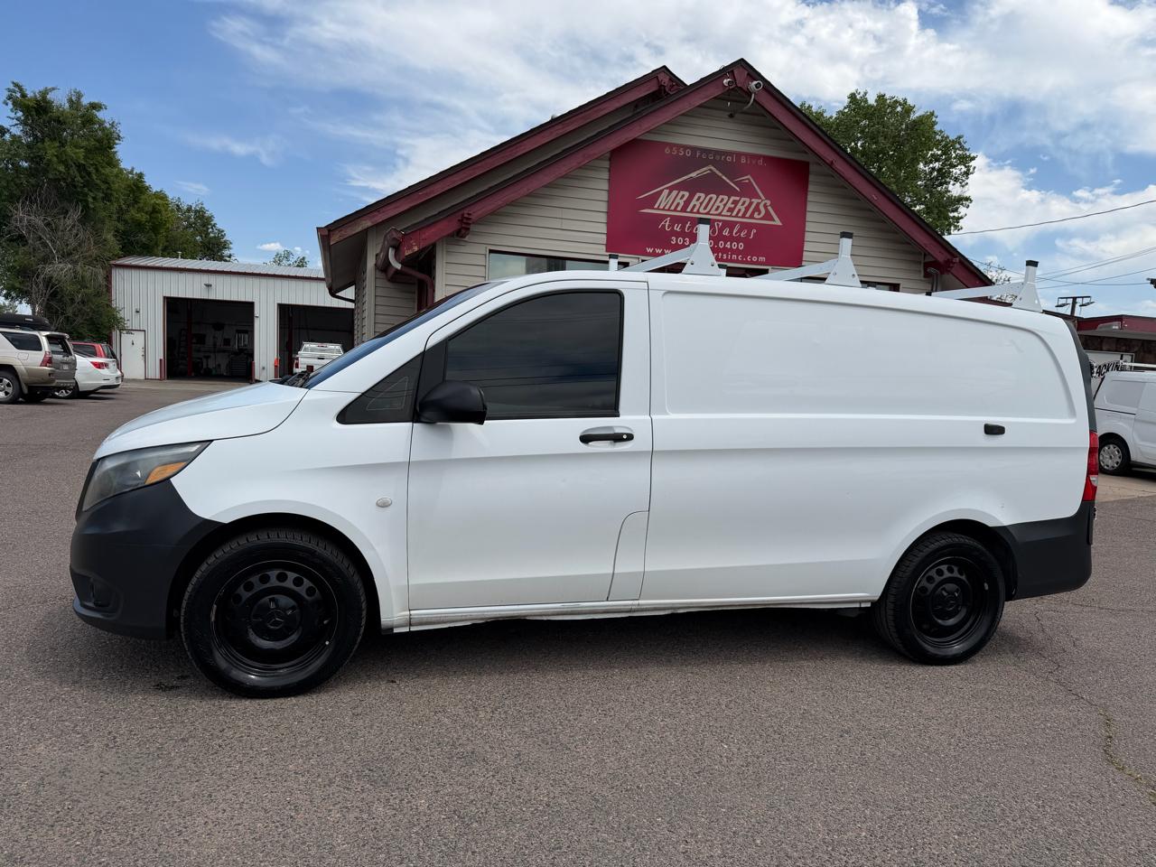 Mercedes-Benz Metris Cargo Van RWD 126" 2016