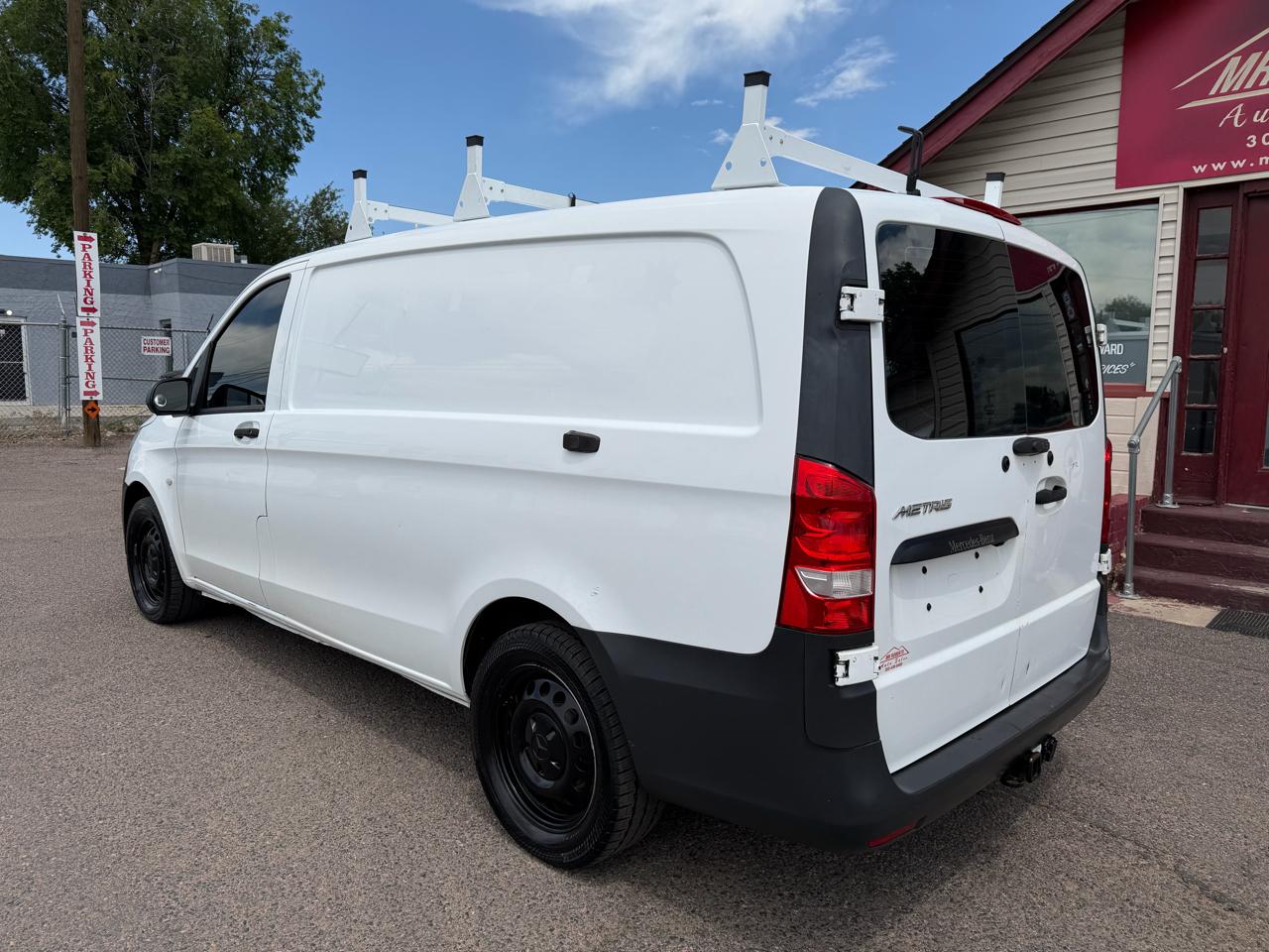 Mercedes-Benz Metris Cargo Van RWD 126" 2016