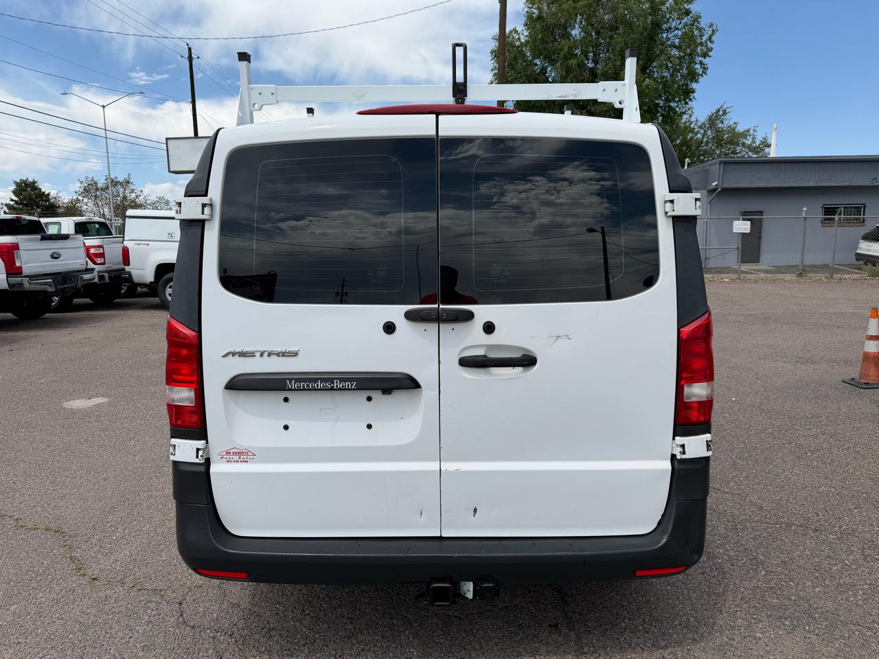 Mercedes-Benz Metris Cargo Van RWD 126" 2016