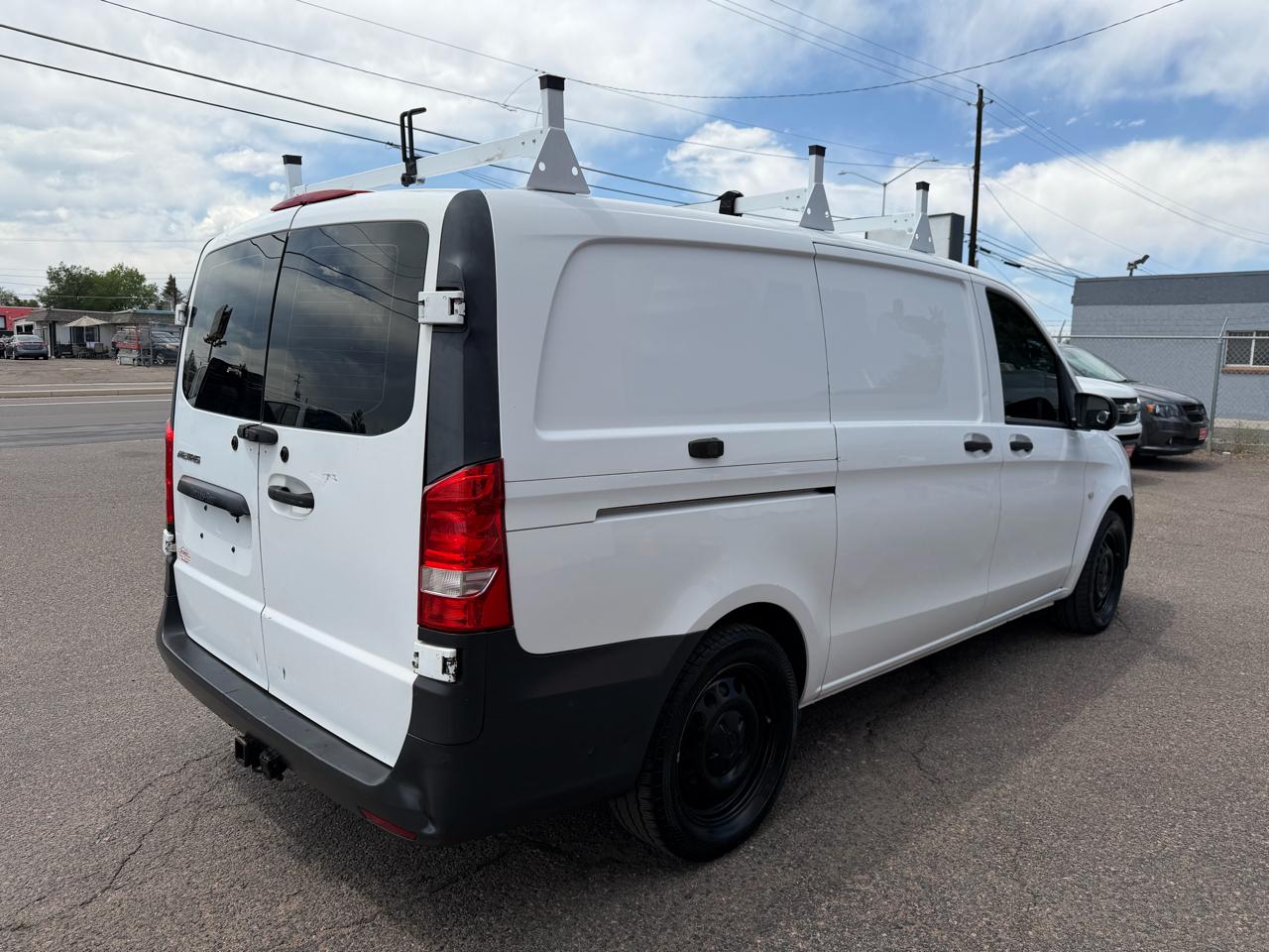 Mercedes-Benz Metris Cargo Van RWD 126" 2016