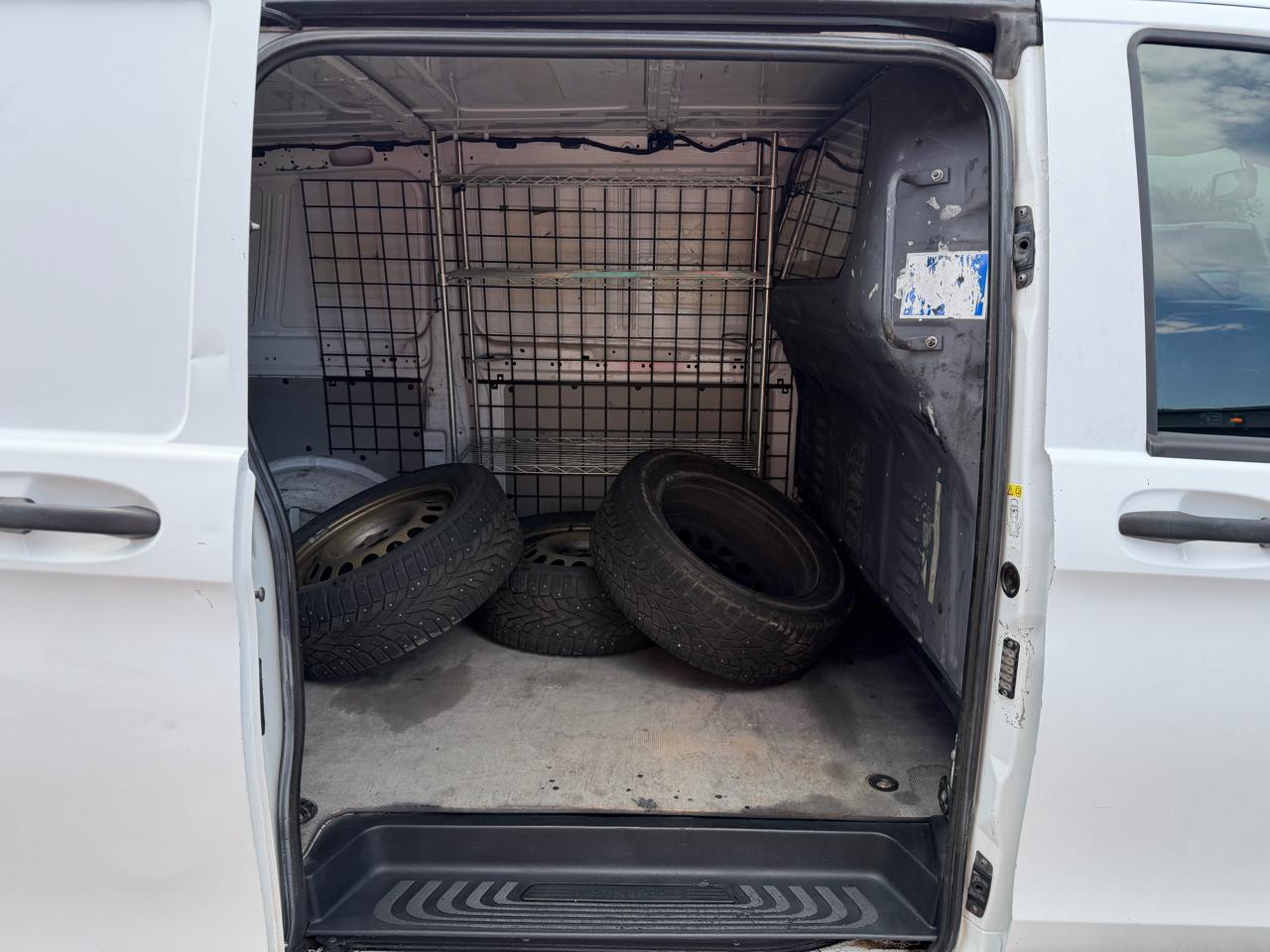 Mercedes-Benz Metris Cargo Van RWD 126" 2016