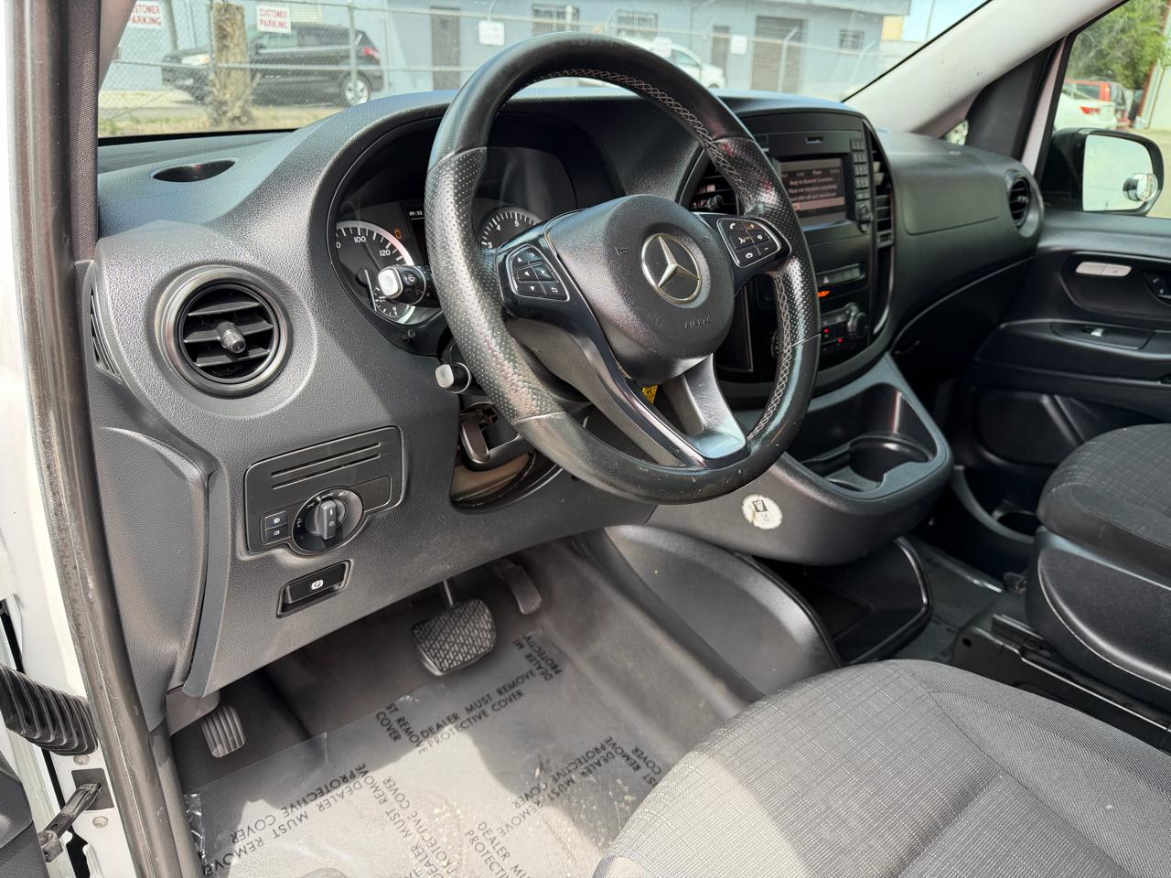 Mercedes-Benz Metris Cargo Van RWD 126" 2016