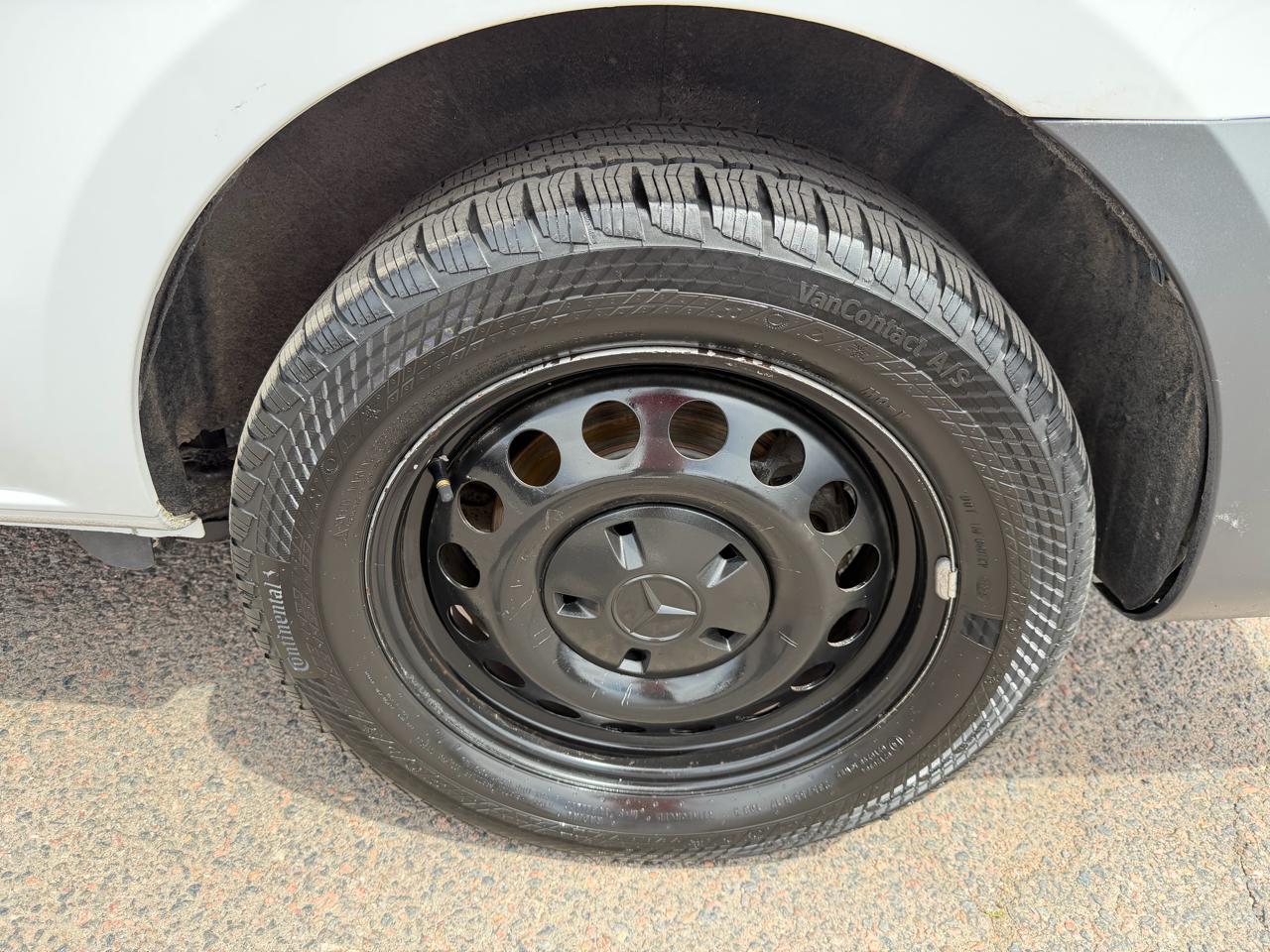 Mercedes-Benz Metris Cargo Van RWD 126" 2016