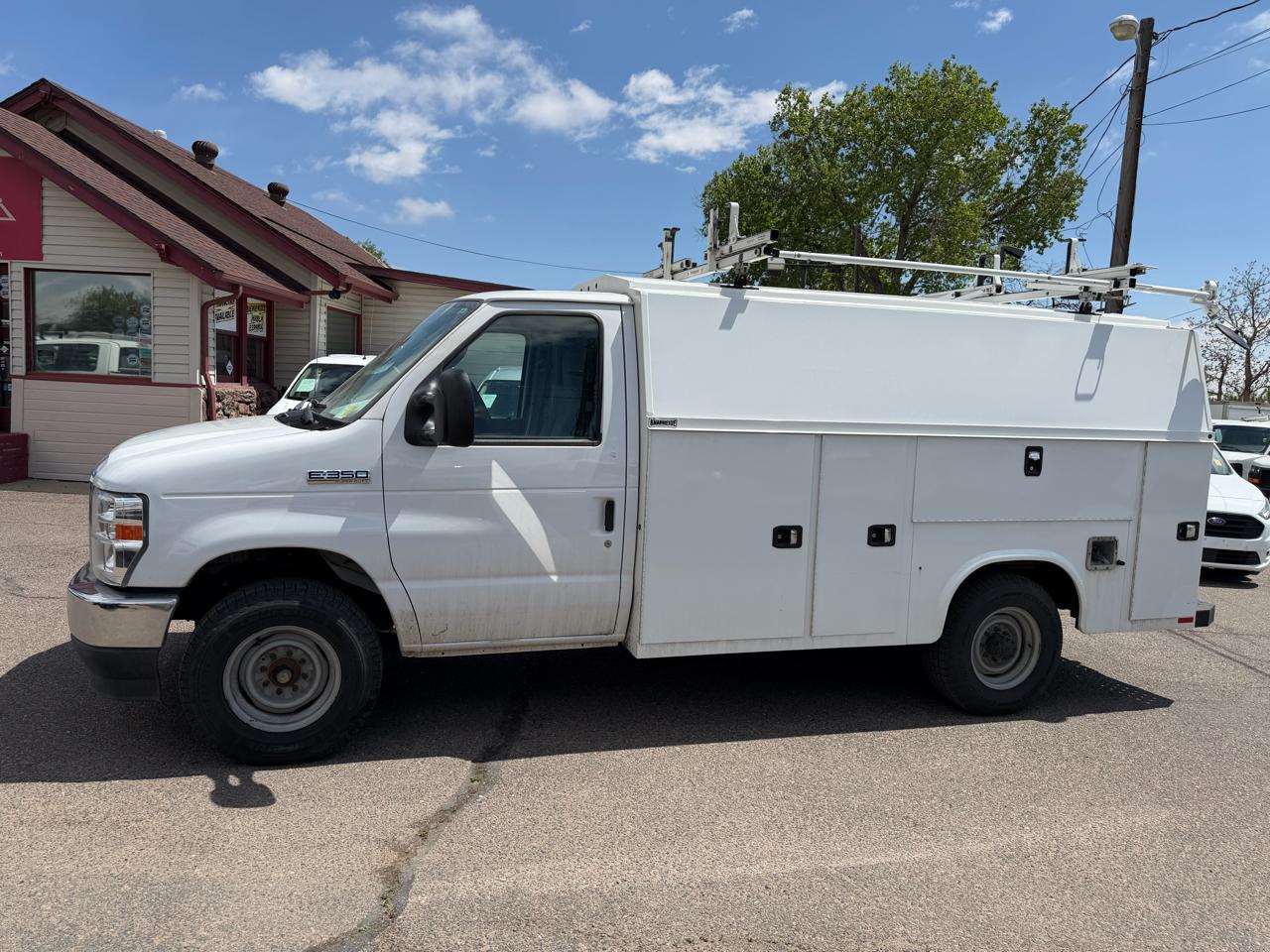 Ford E-Series Cutaway E-350 SRW 138" WB 2021